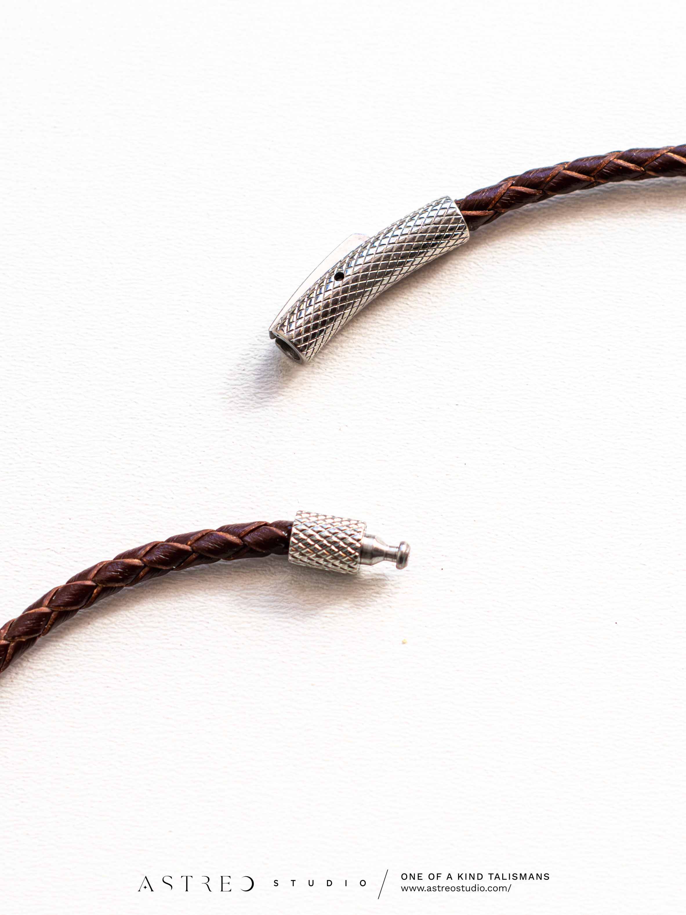 Collar Macrame Cuarzo Maestro IV: Tabular con Inclusiones Minerales