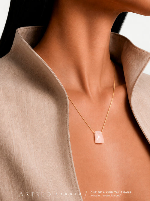 Collar Cadena con Cuarzo Rosa