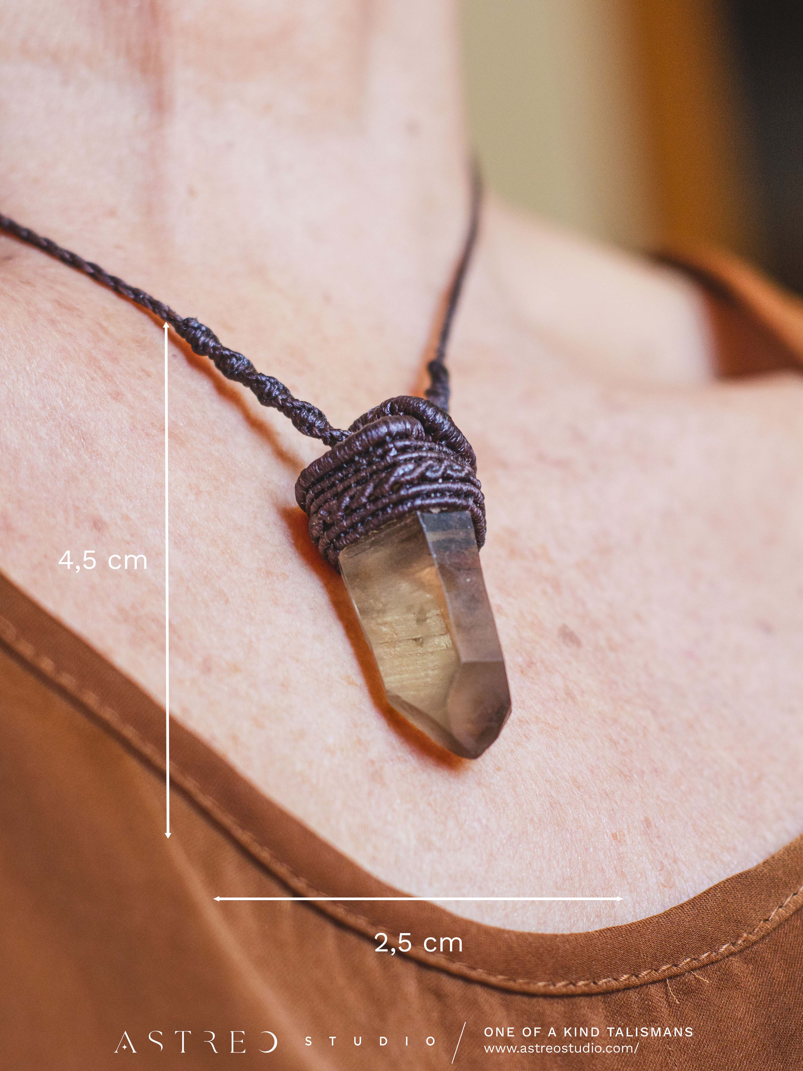 Rookkwarts macramé ketting