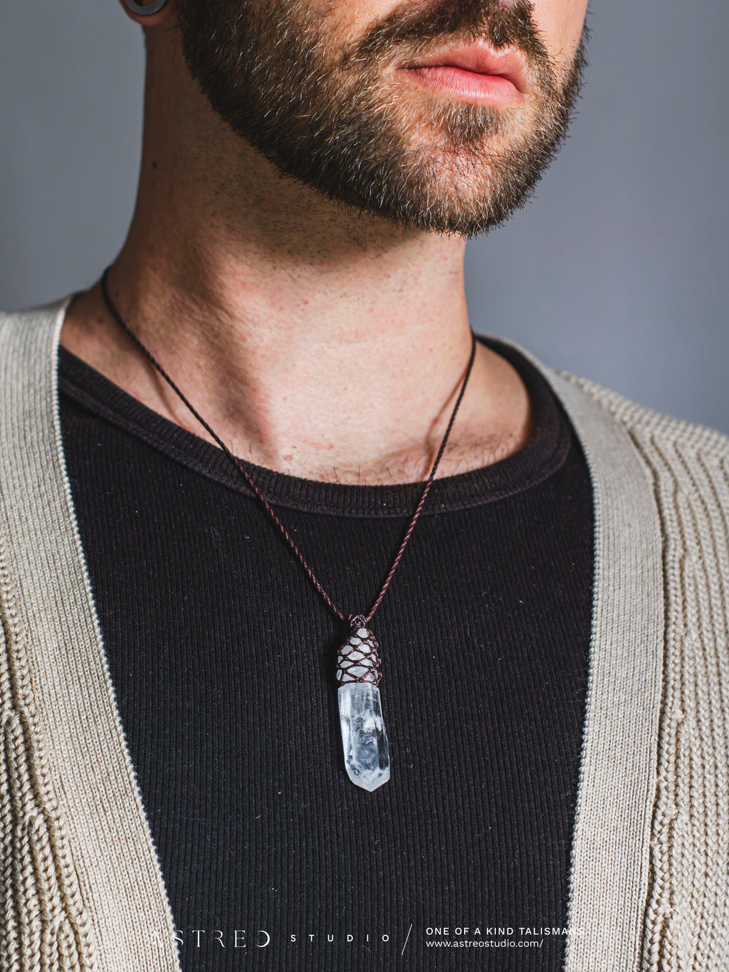 Eenvoudige verstelbare macramé ketting met diverse kwartsstenen 