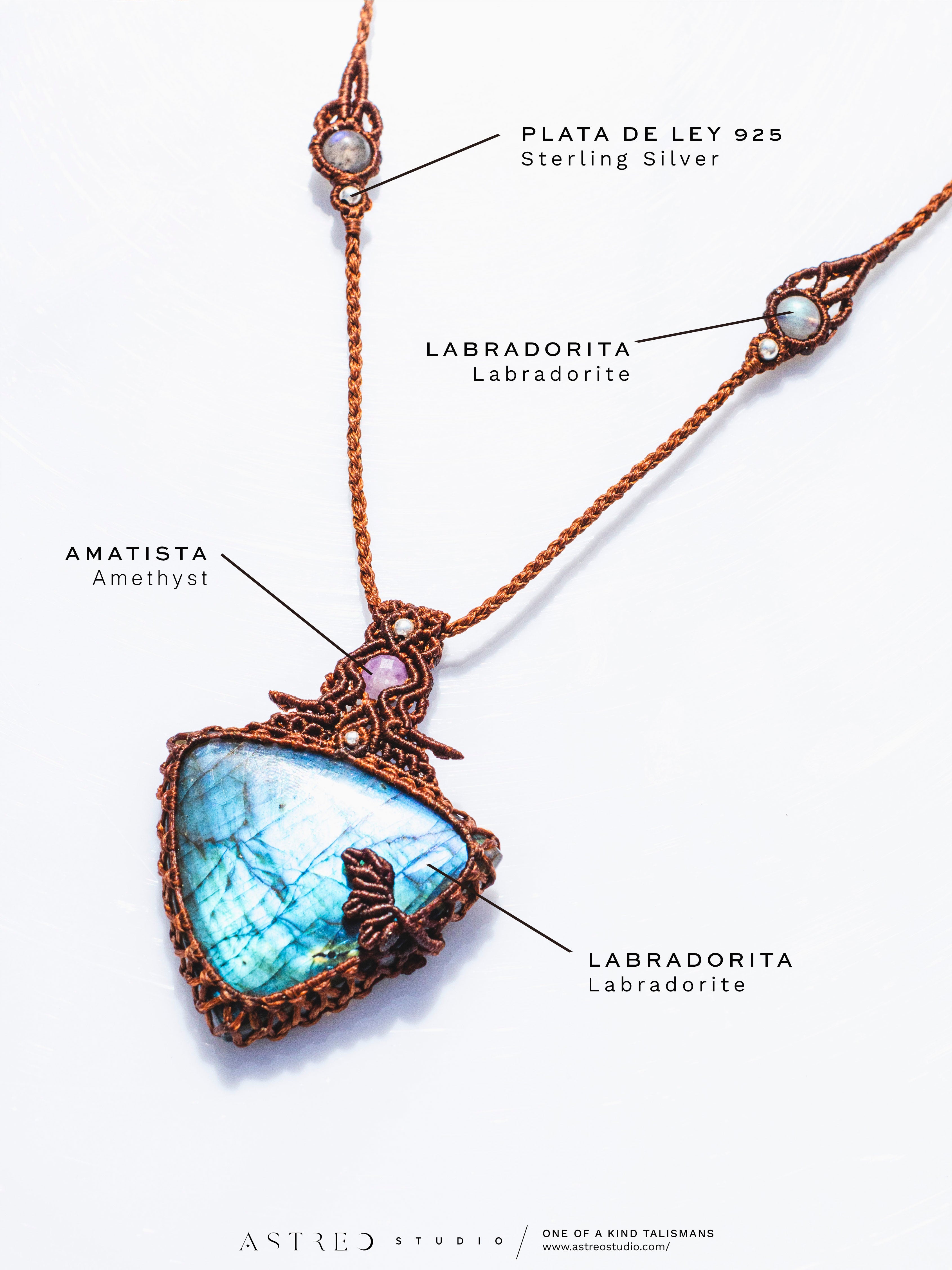 Collar Macrame Labradorita Azul Triangular