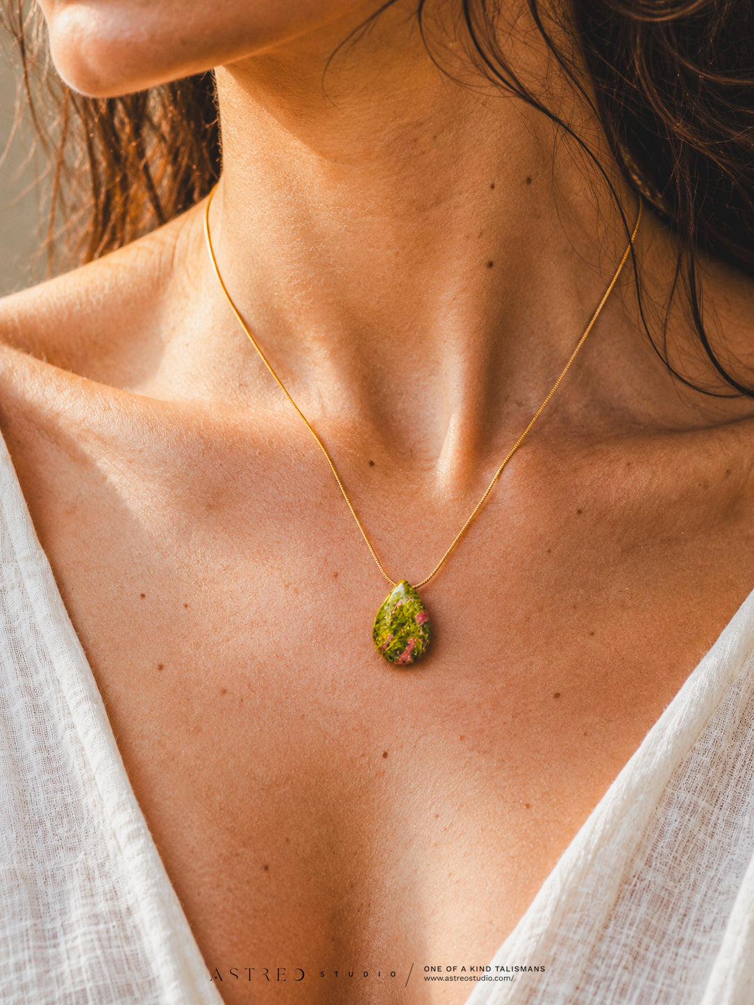 Ketting met chalcedoon 
