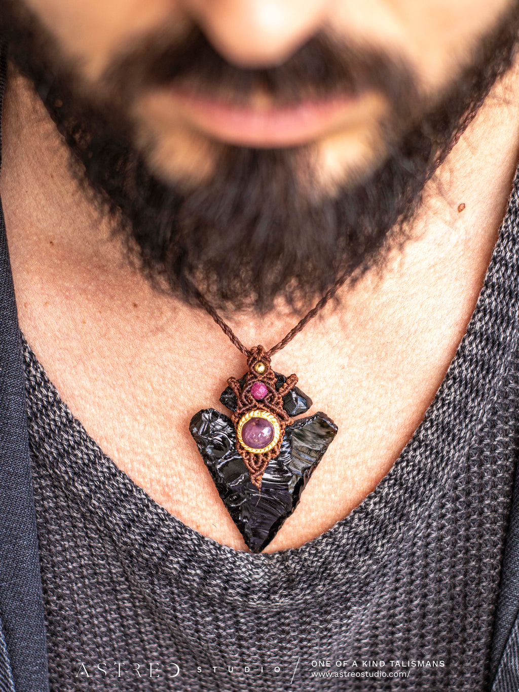 Collar Macrame Obsidiana y Rubi