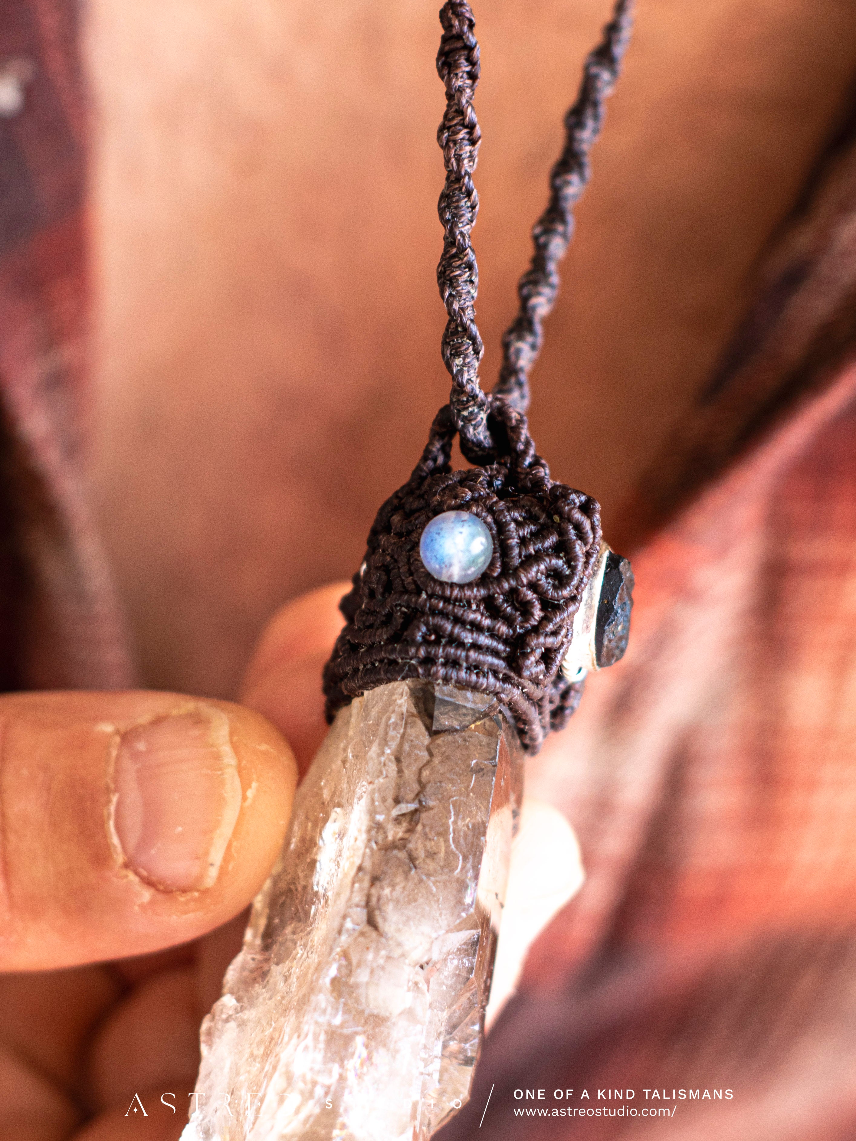 Collar Macrame Cuarzo Elestial con Turmalina Negra e Inclusiones