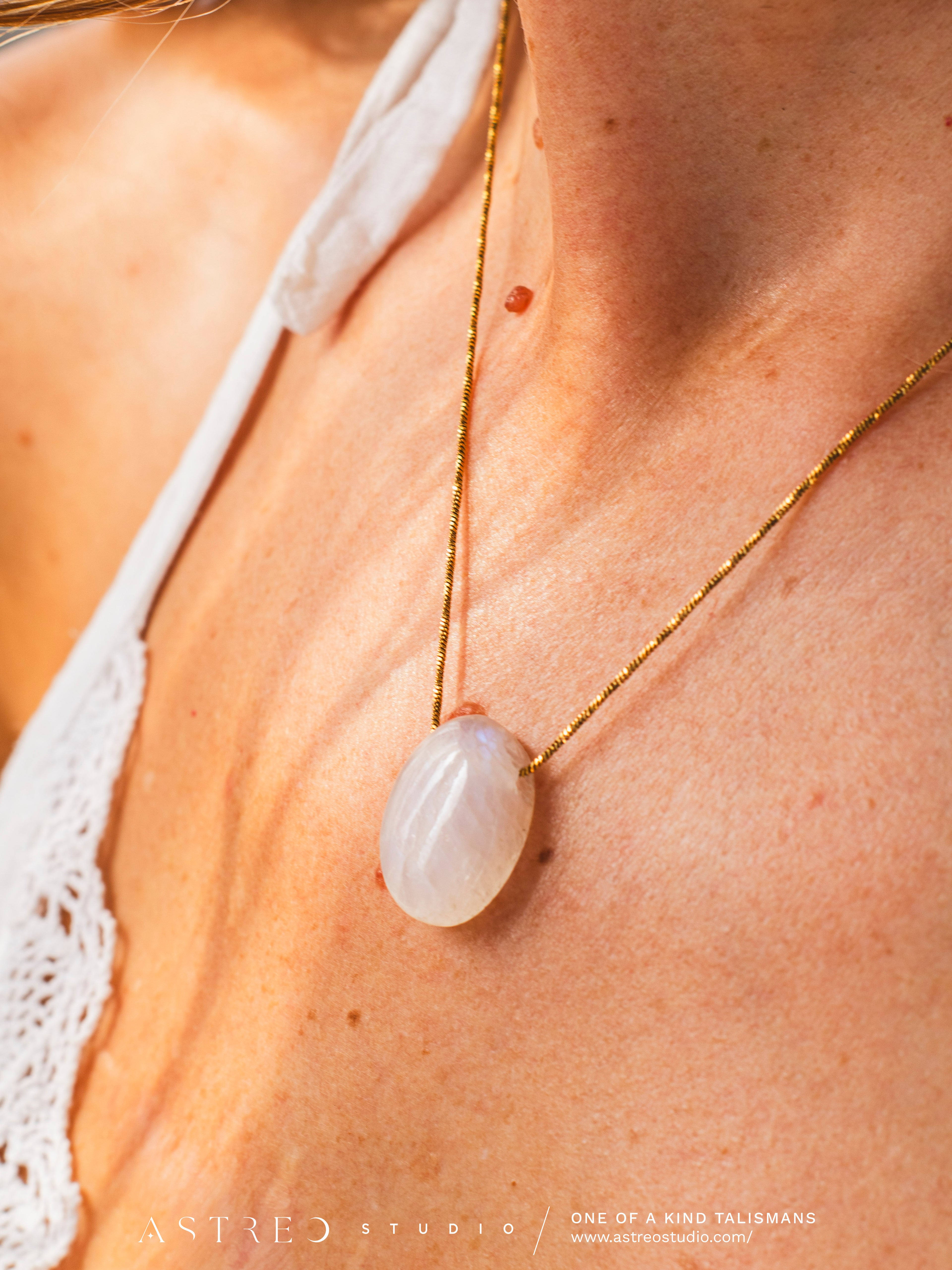Collares Cadena con Piedra Luna