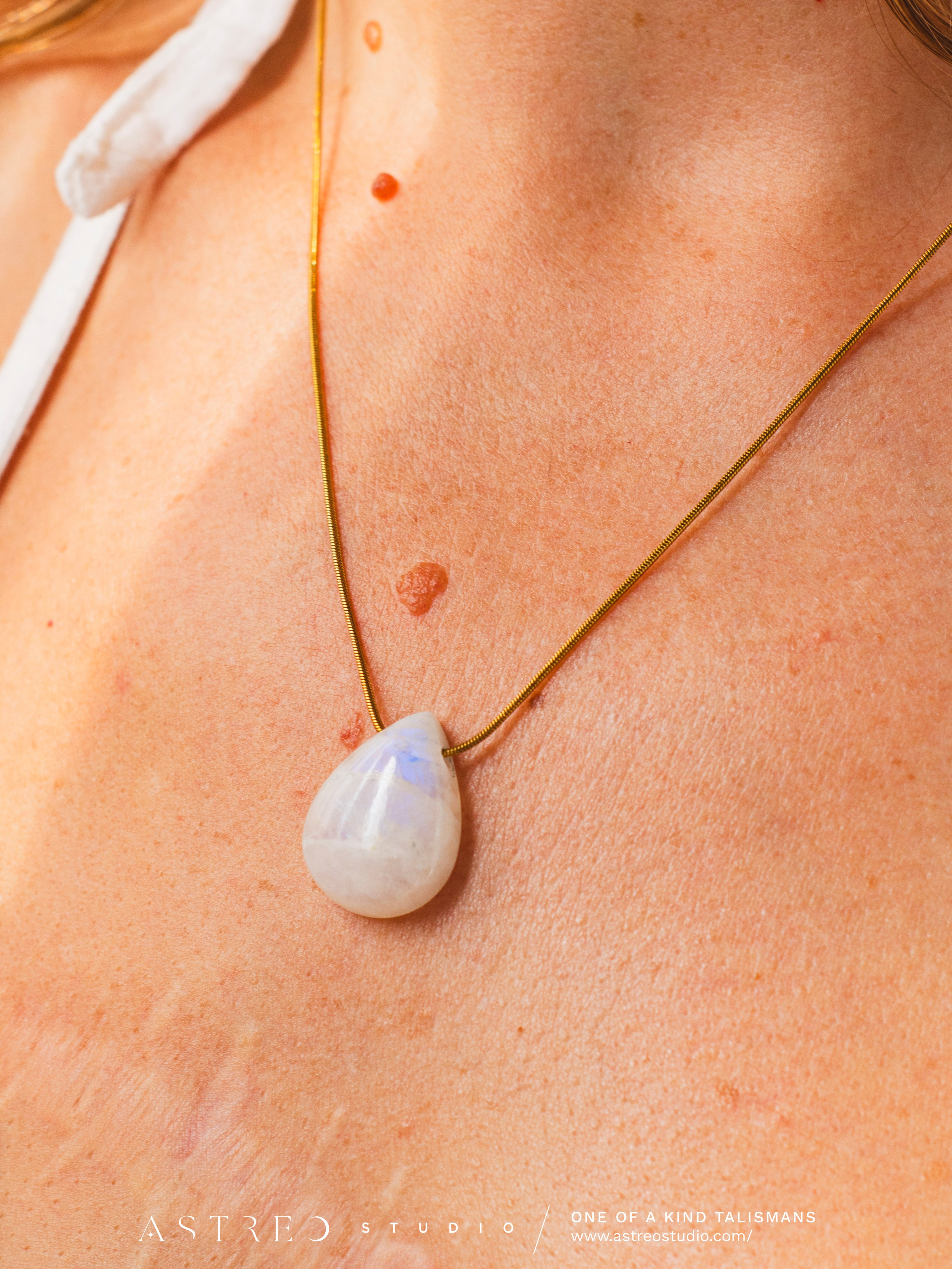 Collares Cadena con Piedra Luna