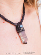 Macramé ketting met Twin Master Quartz en maansteen