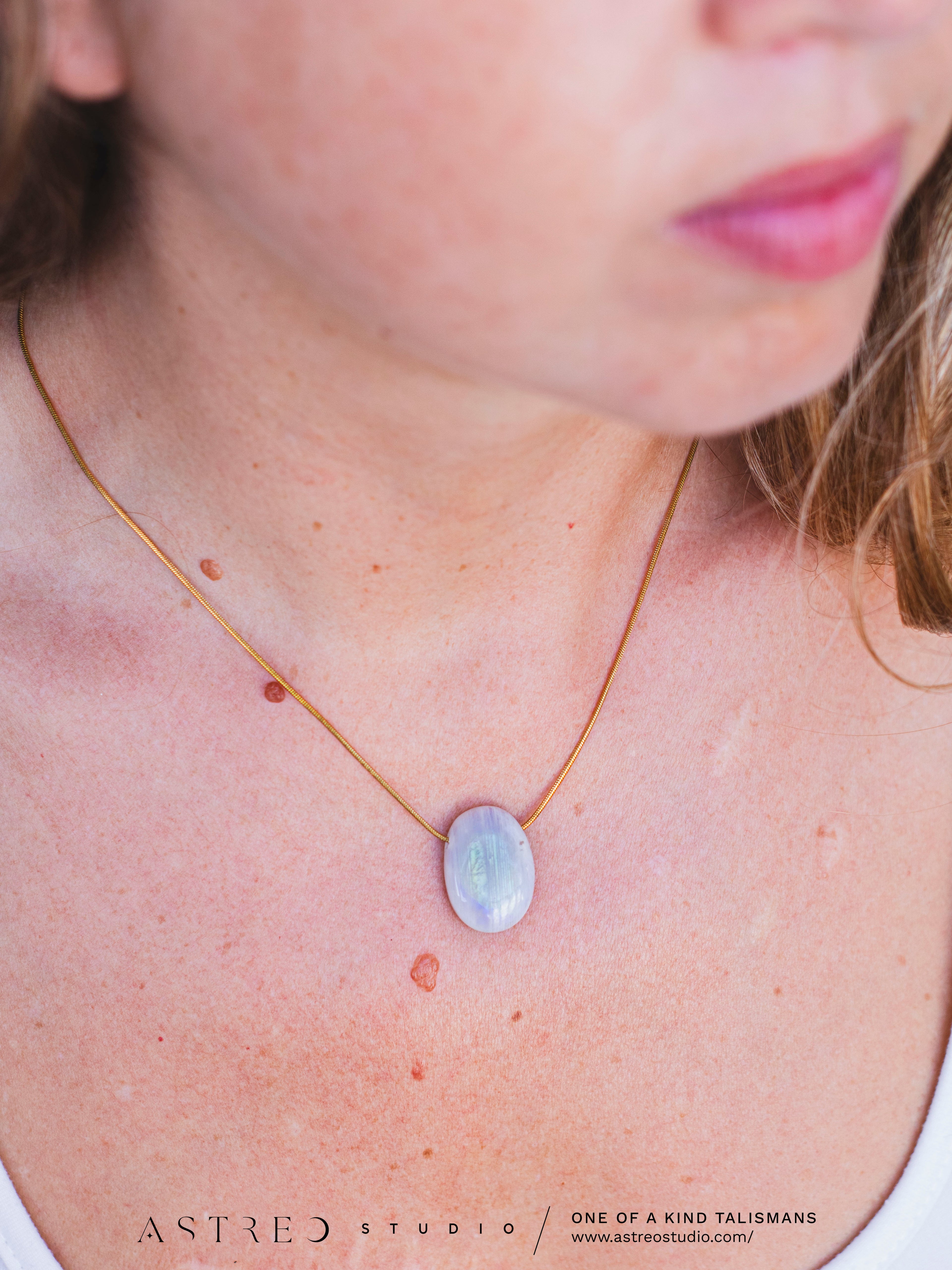 Collares Cadena con Piedra Luna