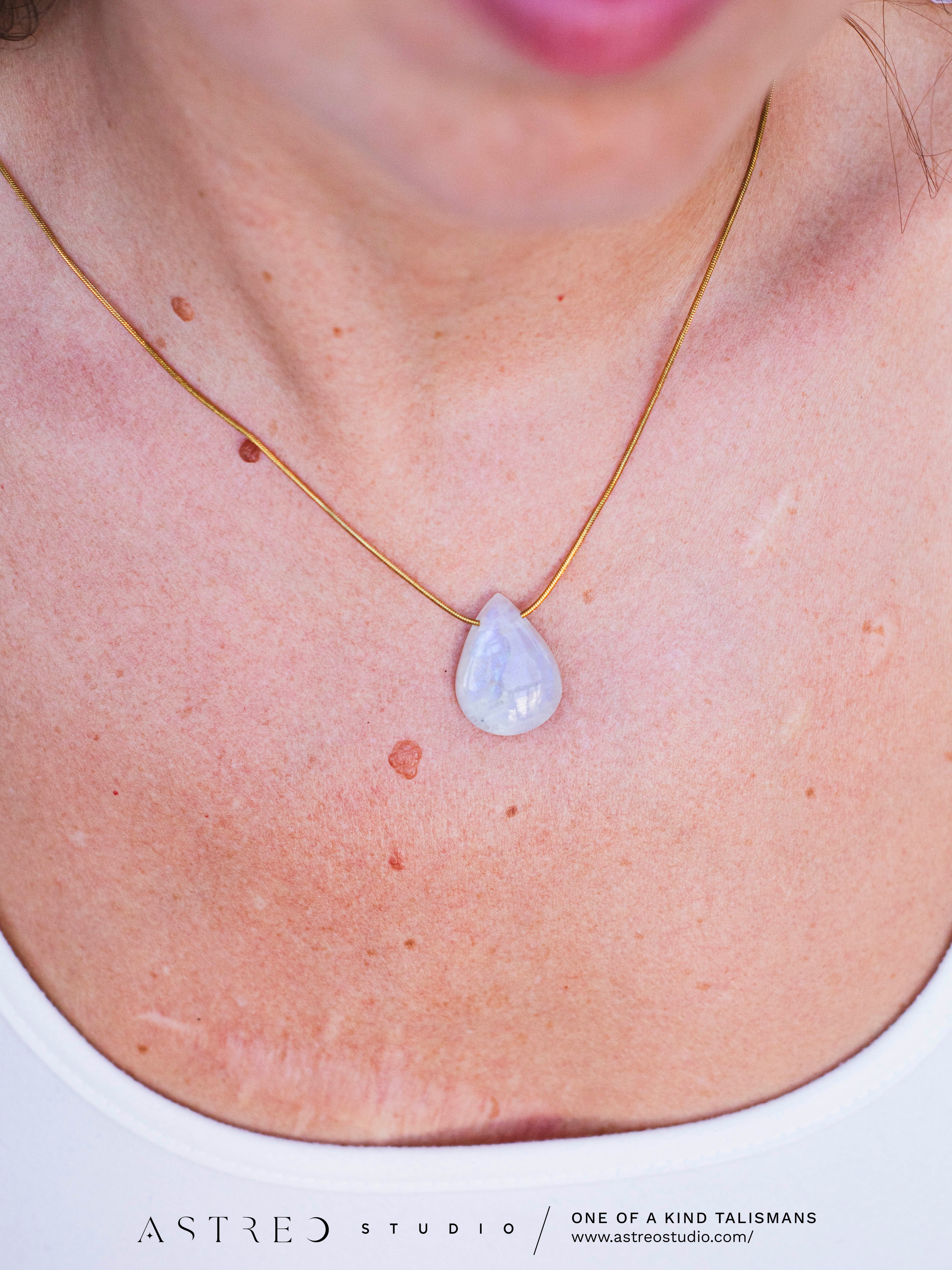 Collares Cadena con Piedra Luna