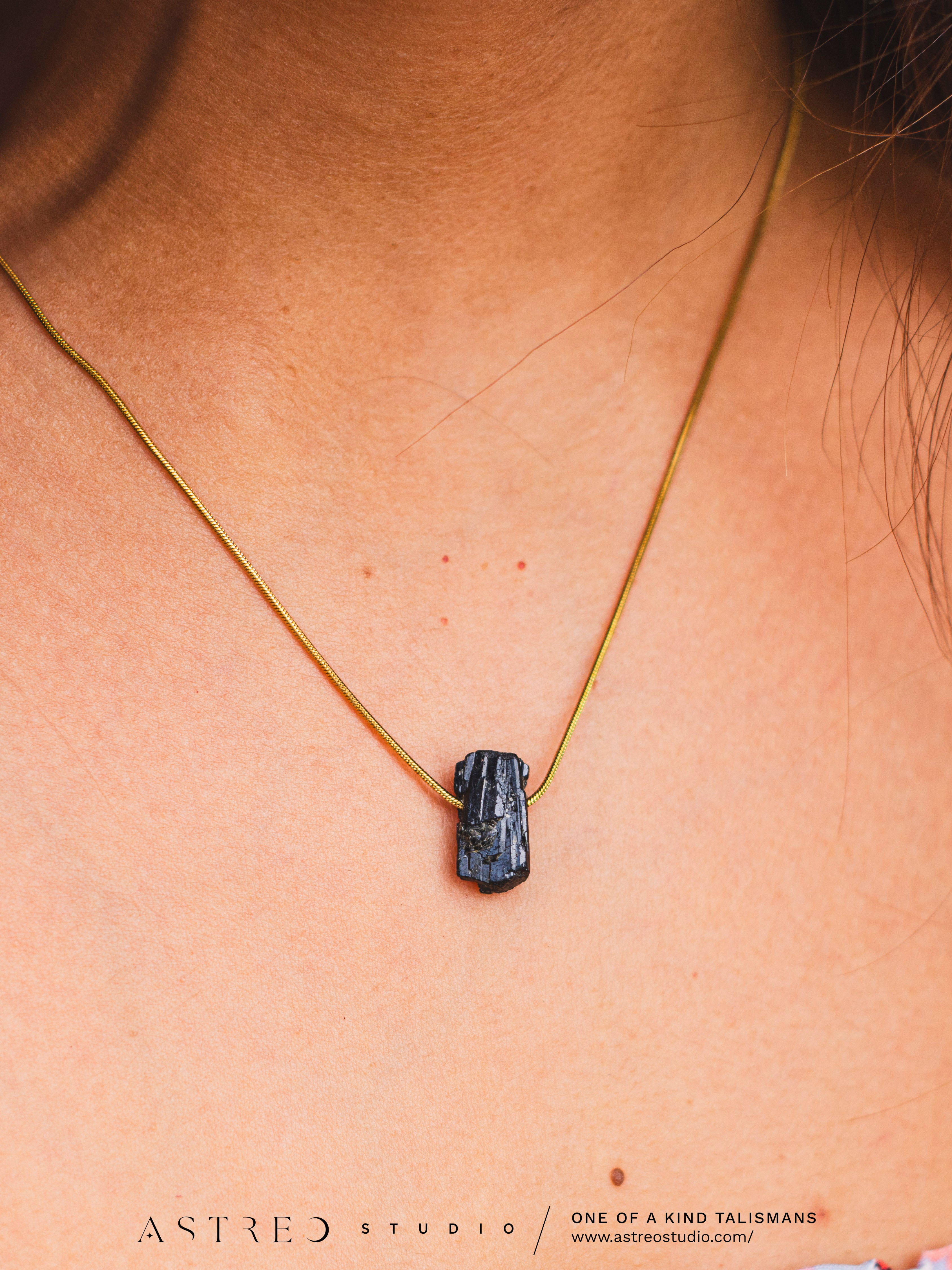 Collar Cadena con Turmalina Negra