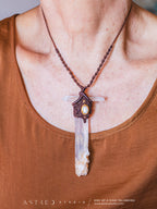 Collar Macrame Espada Cuarzo Lemuriano Golden Healer y Opalo Etiope