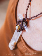 Collar Macrame Espada Cuarzo Lemuriano Golden Healer y Opalo Etiope