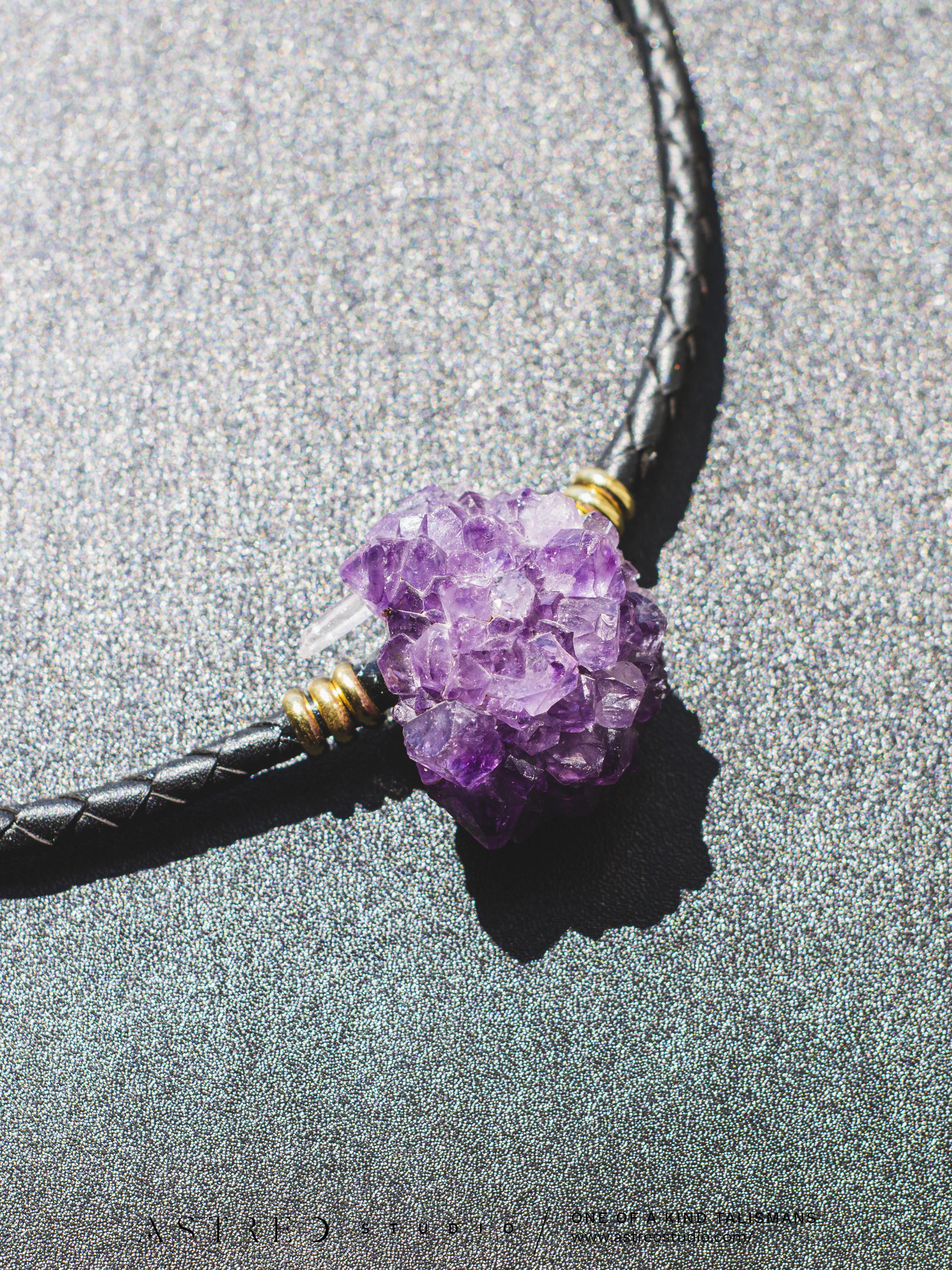 Collar Cuero Flor de Amatista