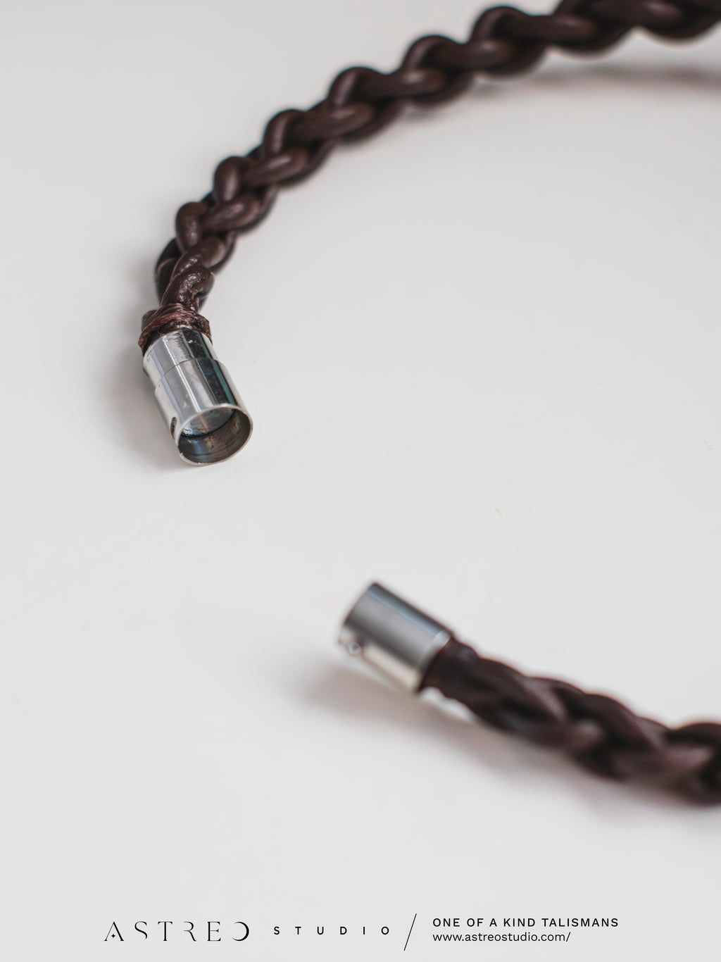 Collar Macrame y Cuero con Cuarzo Maestro Elestial A+++