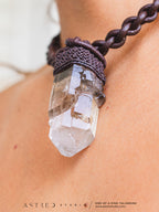 Collar Macrame y Cuero con Cuarzo Maestro Elestial A+++