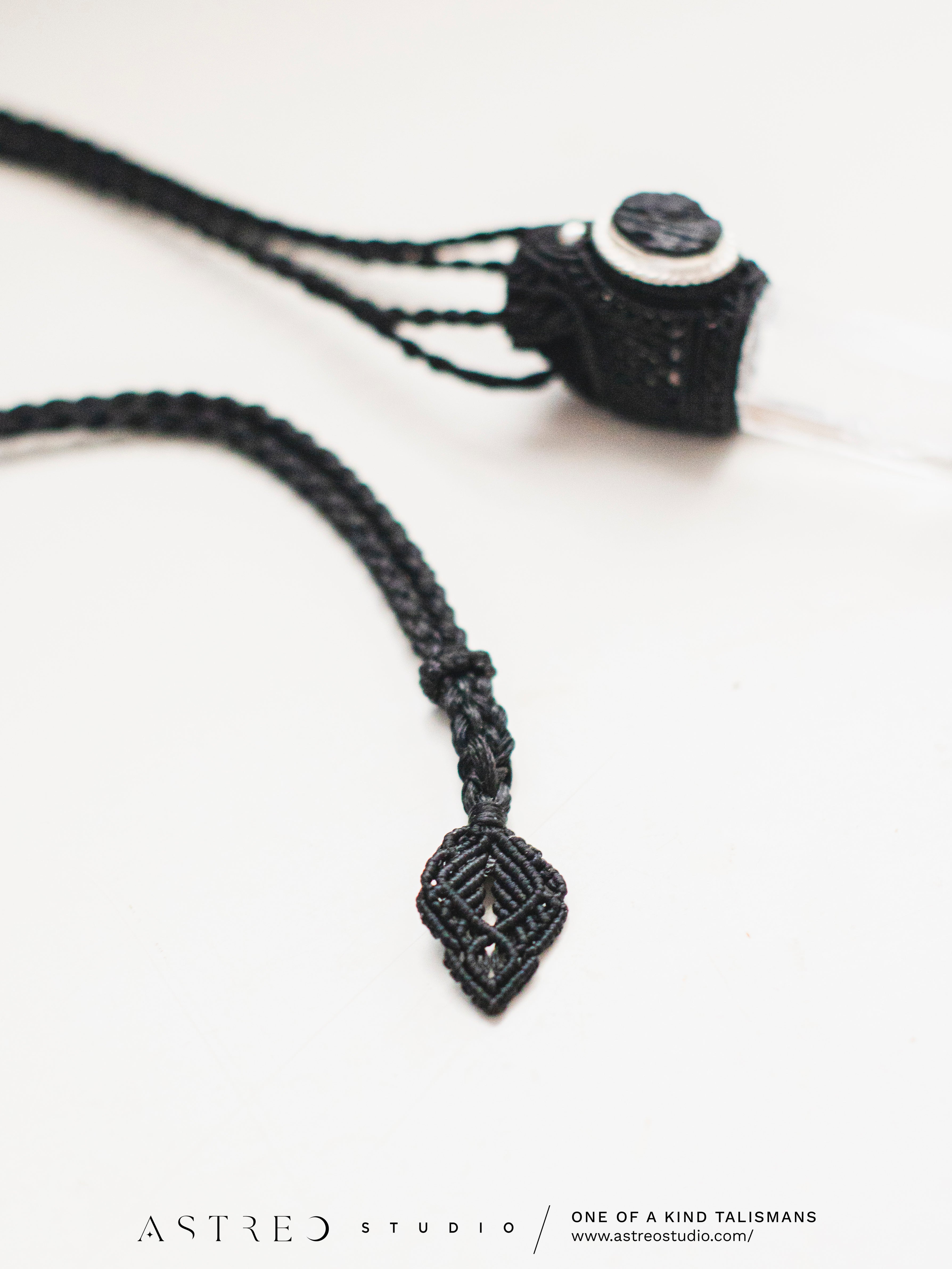 Collar Macrame Cuarzo Alpino y Turmalina Negra