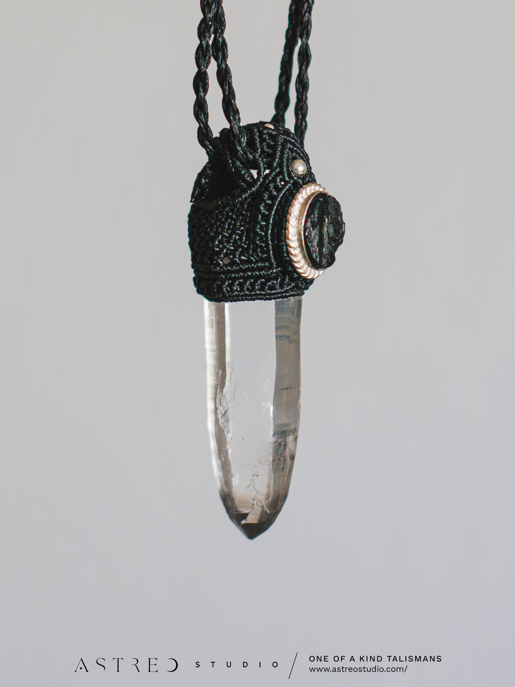 Collar Macrame Cuarzo Alpino y Turmalina Negra