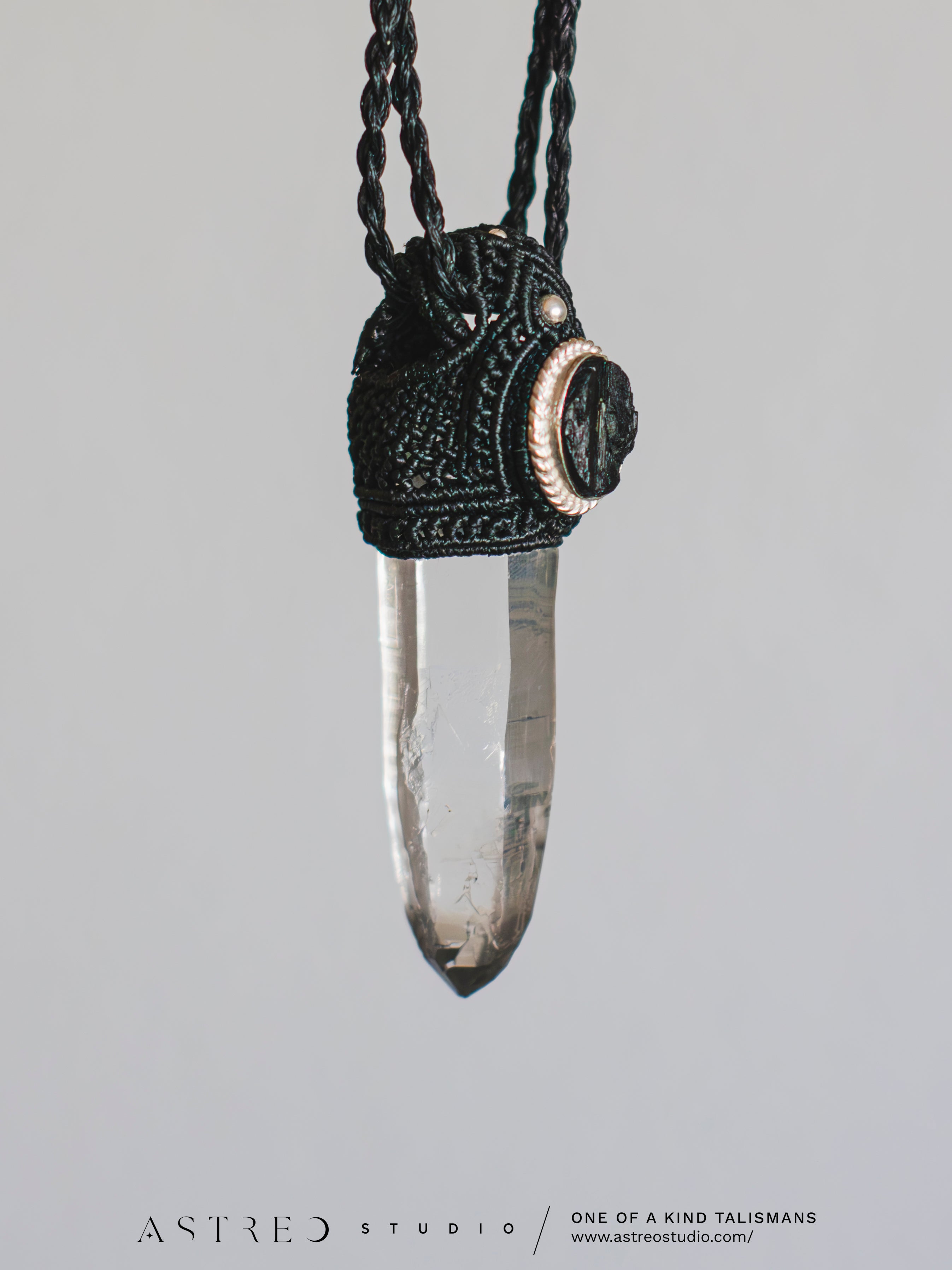 Collar Macrame Cuarzo Alpino y Turmalina Negra