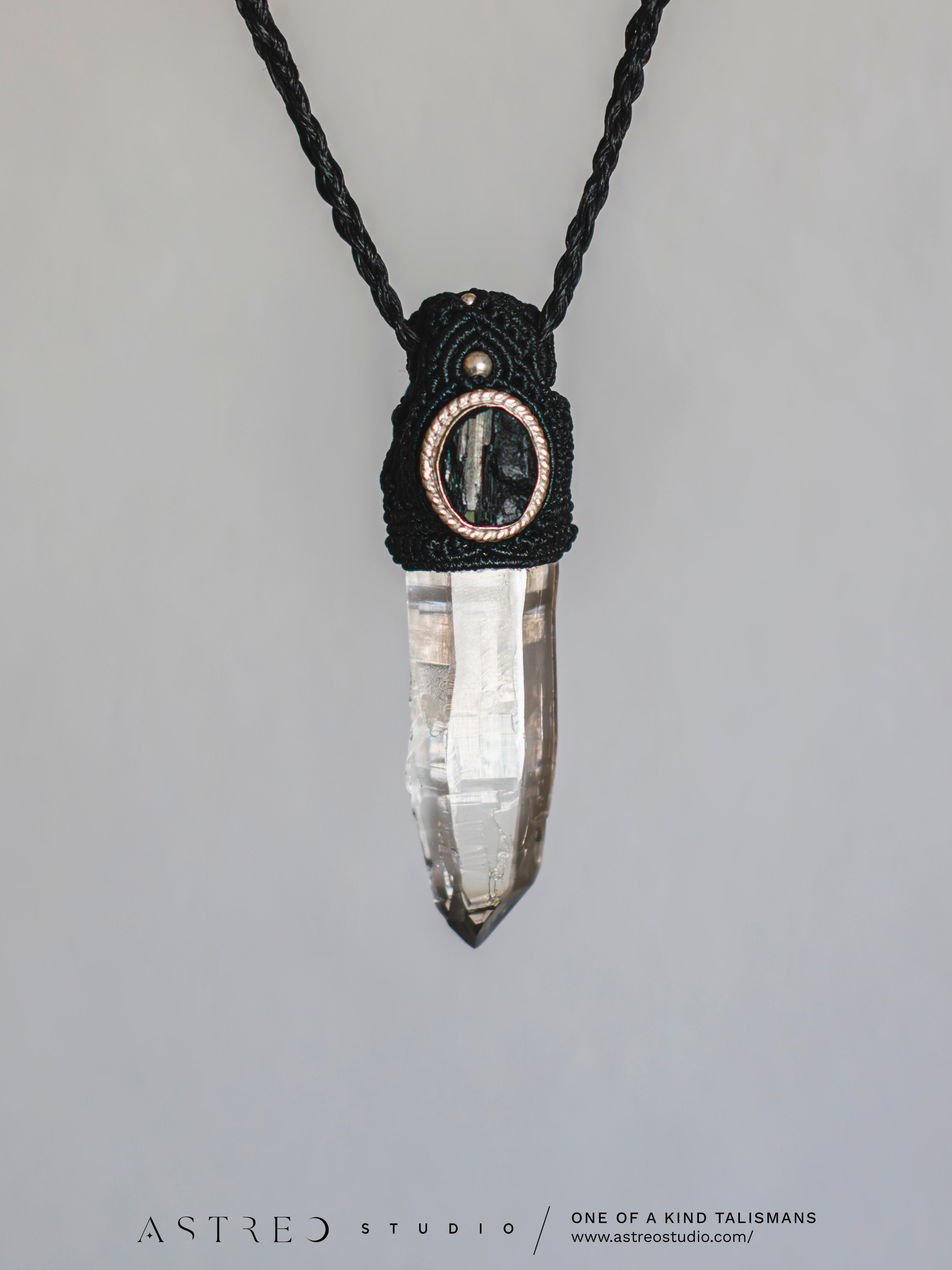 Collar Macrame Cuarzo Alpino y Turmalina Negra