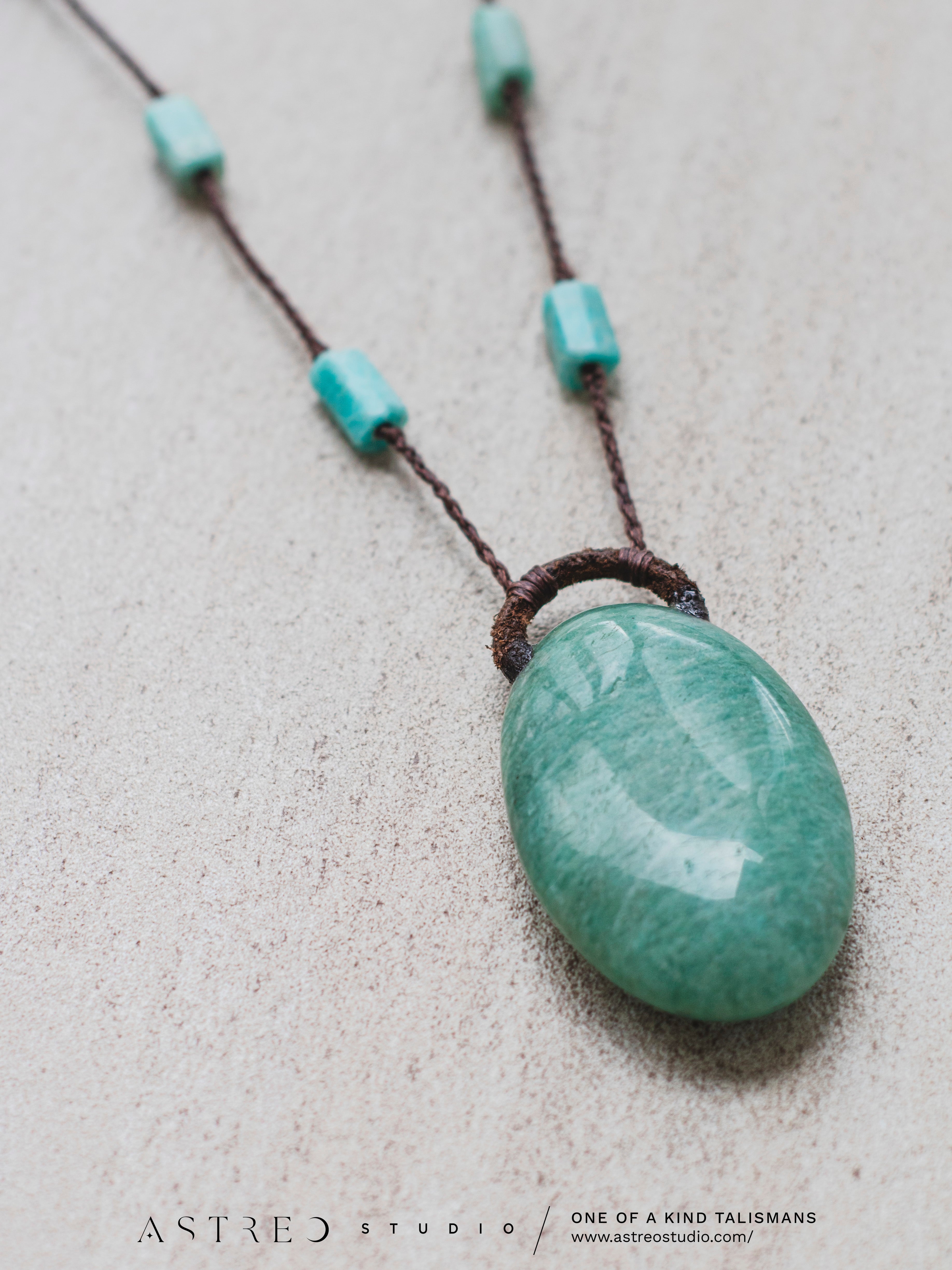 Collar Macramé y Cuero Amazonita