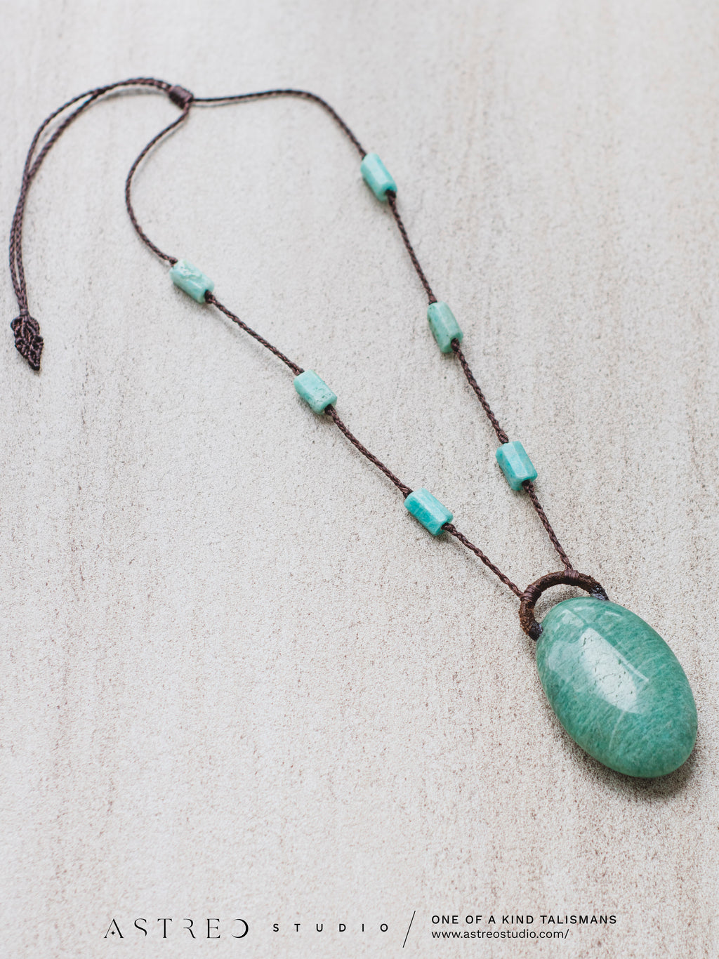 Collar Macramé y Cuero Amazonita