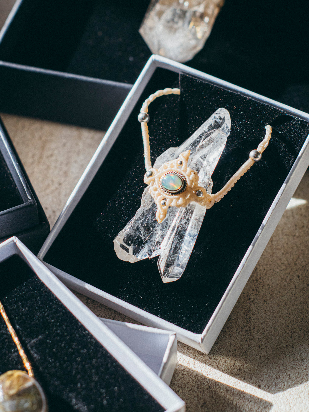 Collar Macrame Cuarzo Maestro Tabular Biterminado Gemelo y Opalo Etiope 925