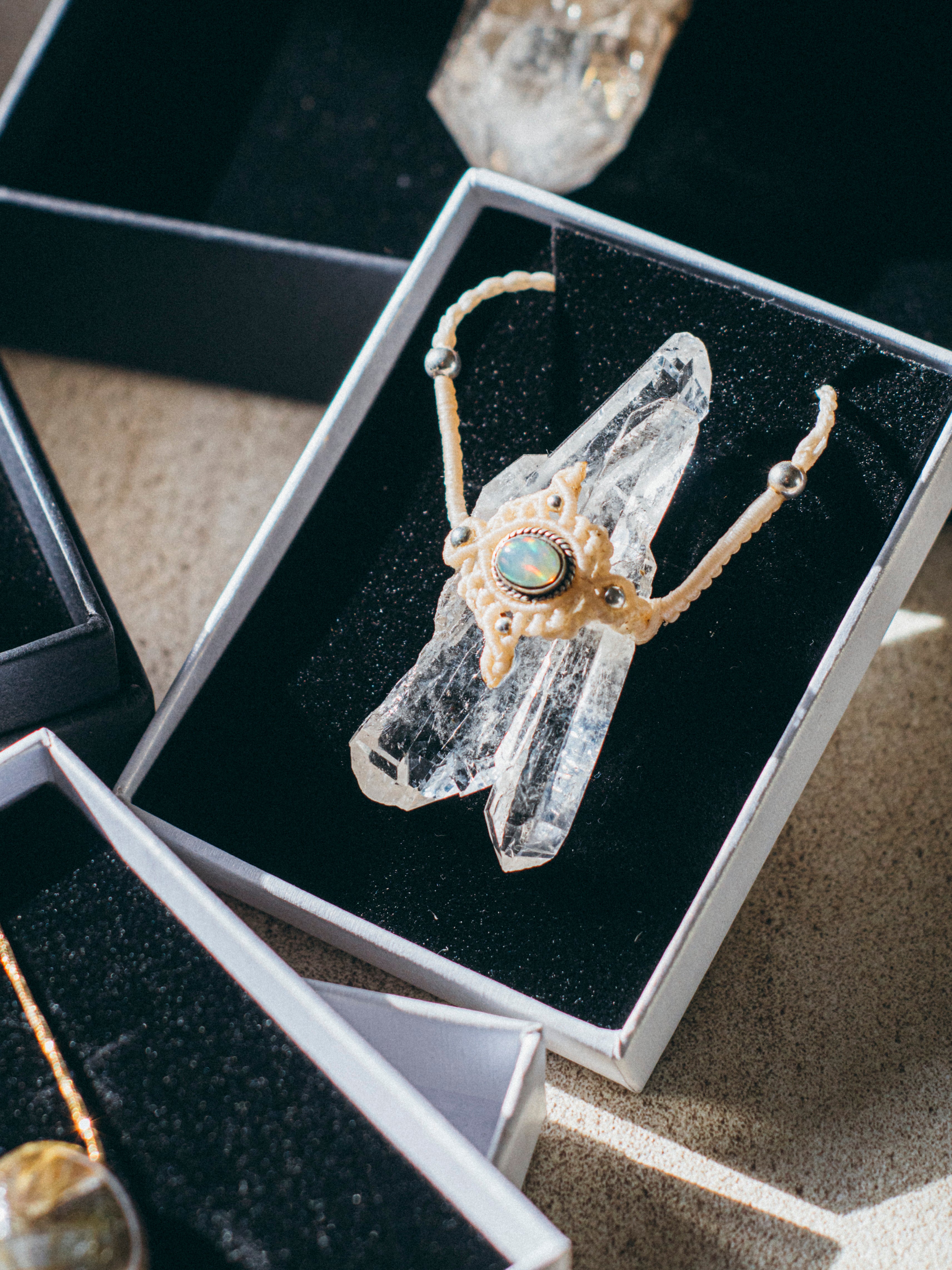 Collar Macrame Cuarzo Maestro Tabular Biterminado Gemelo y Opalo Etiope 925