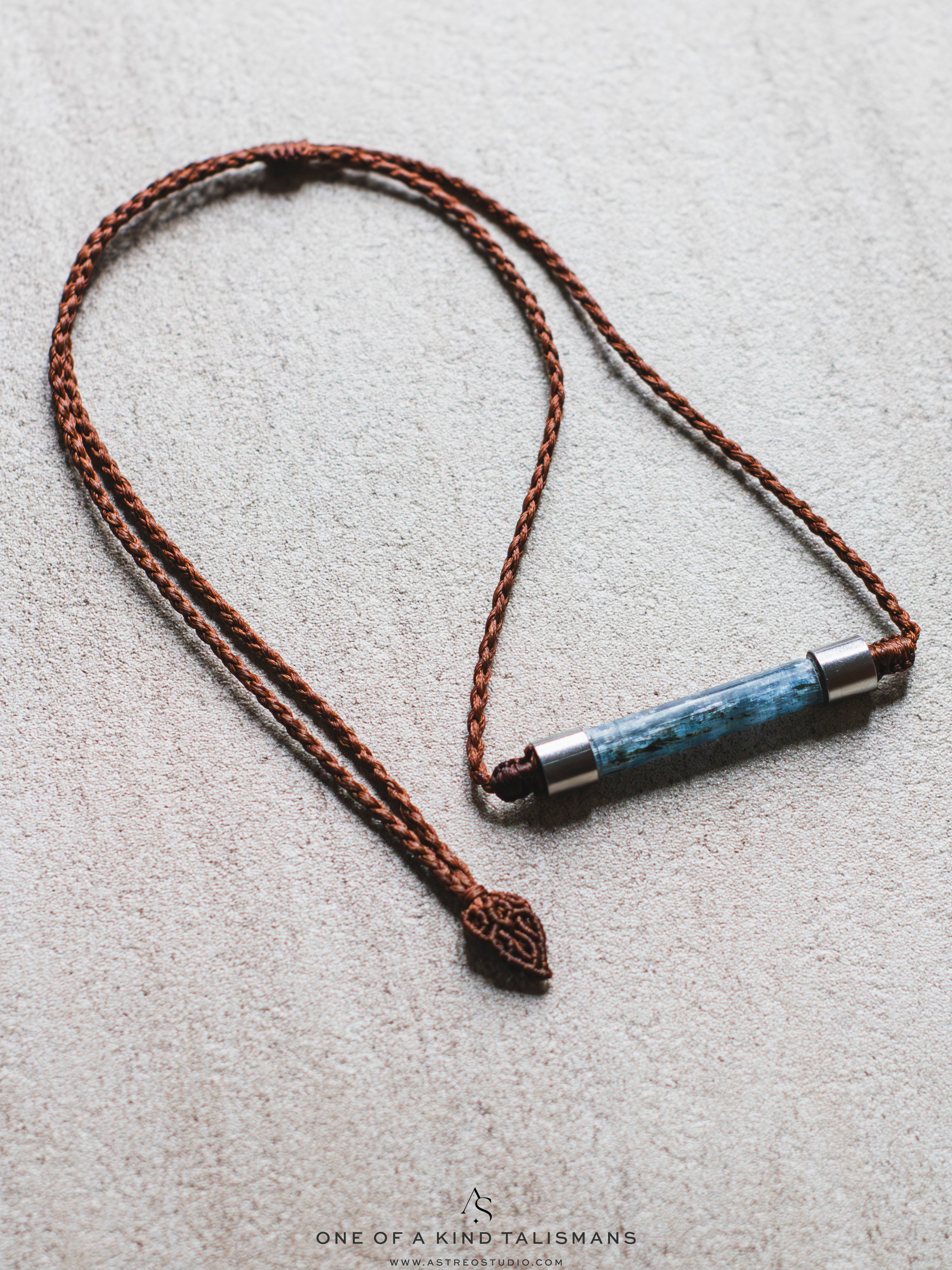 Collar Macrame Cianita Tubular