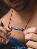 Buisvormige kyaniet macramé ketting