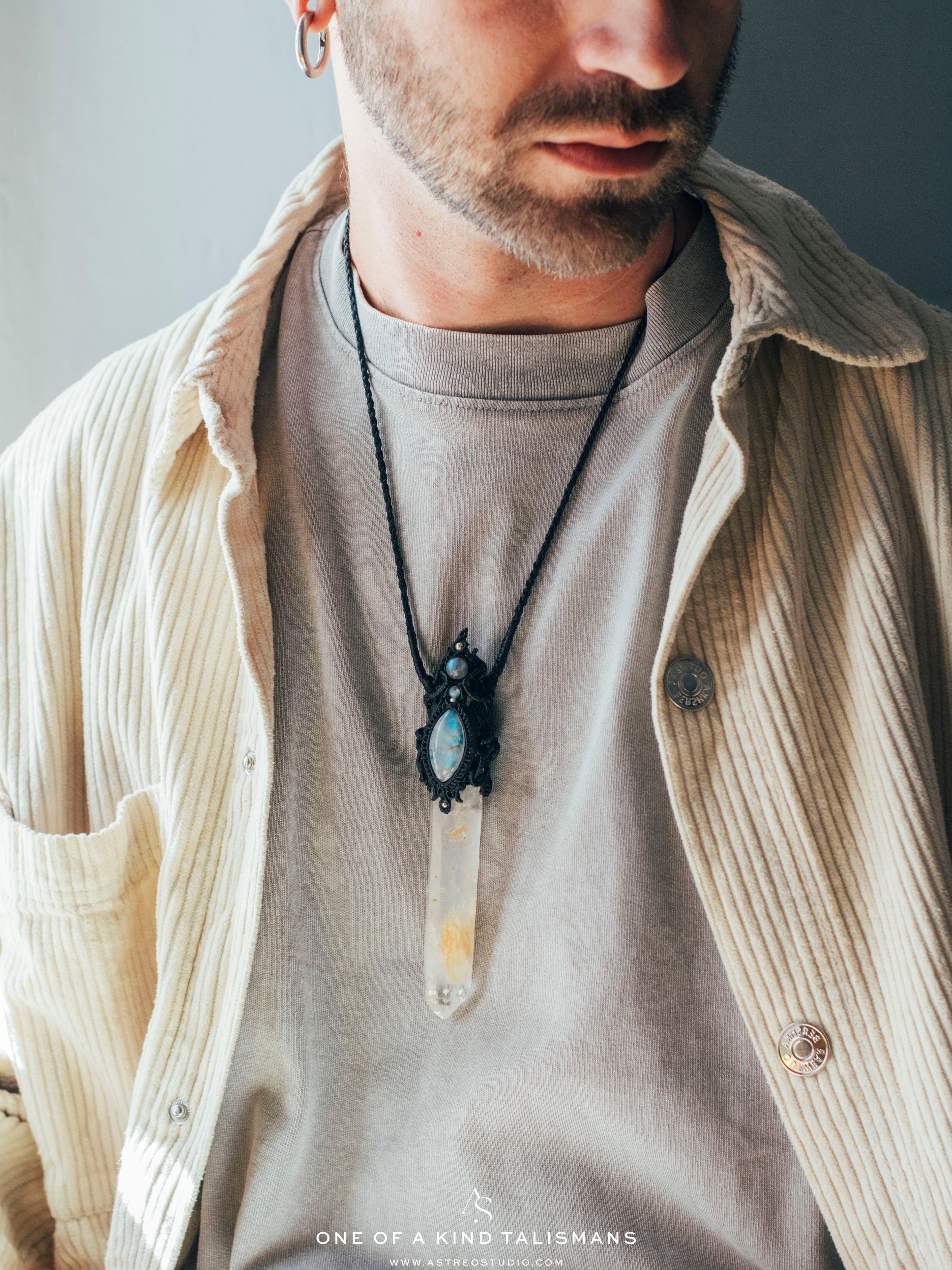 [Edición Colleccionista]: Collar Macrame Varita Cuarzo Lemuriano Blue Smoke Golden Healer y Labradorita A+++