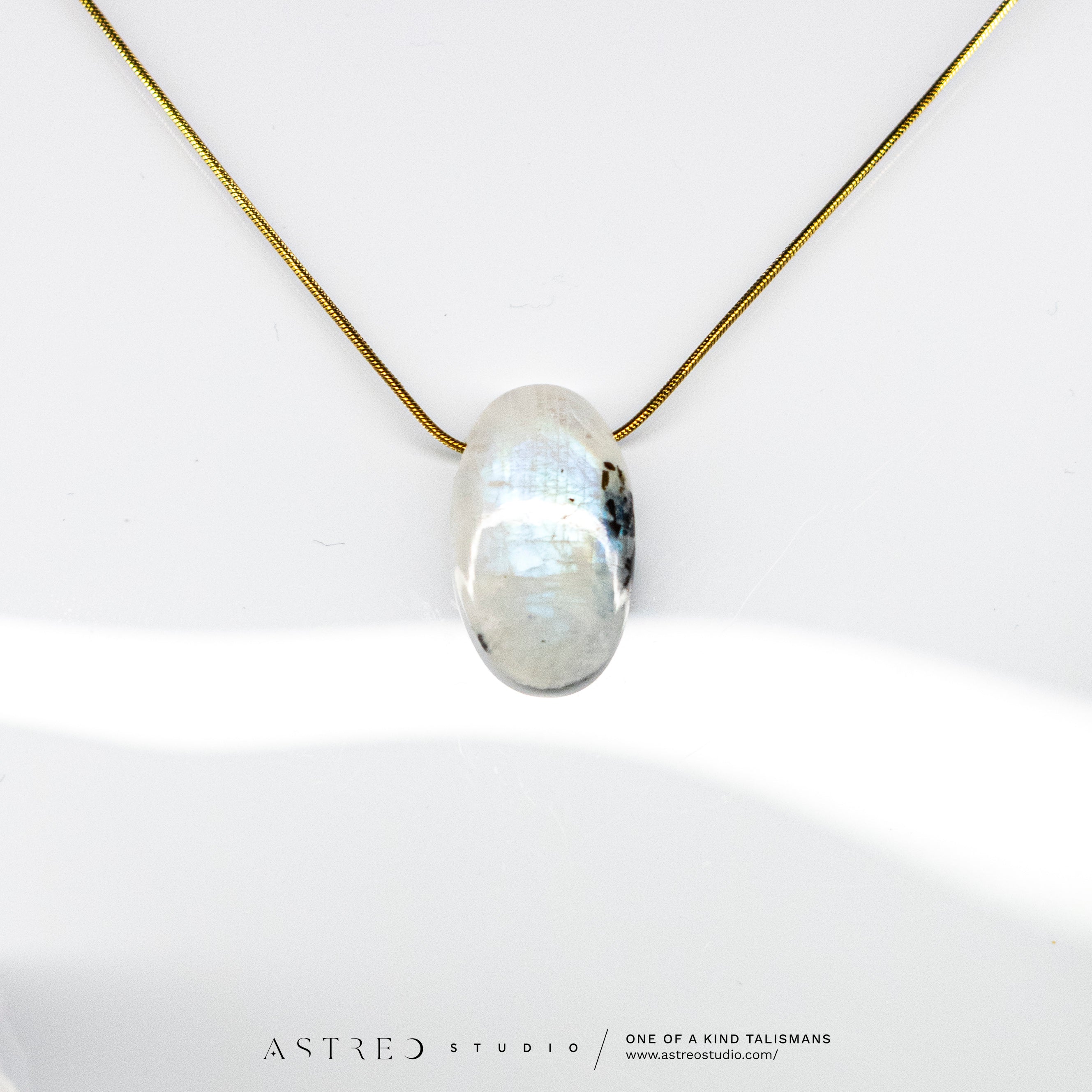 Collares Cadena con Piedra Luna