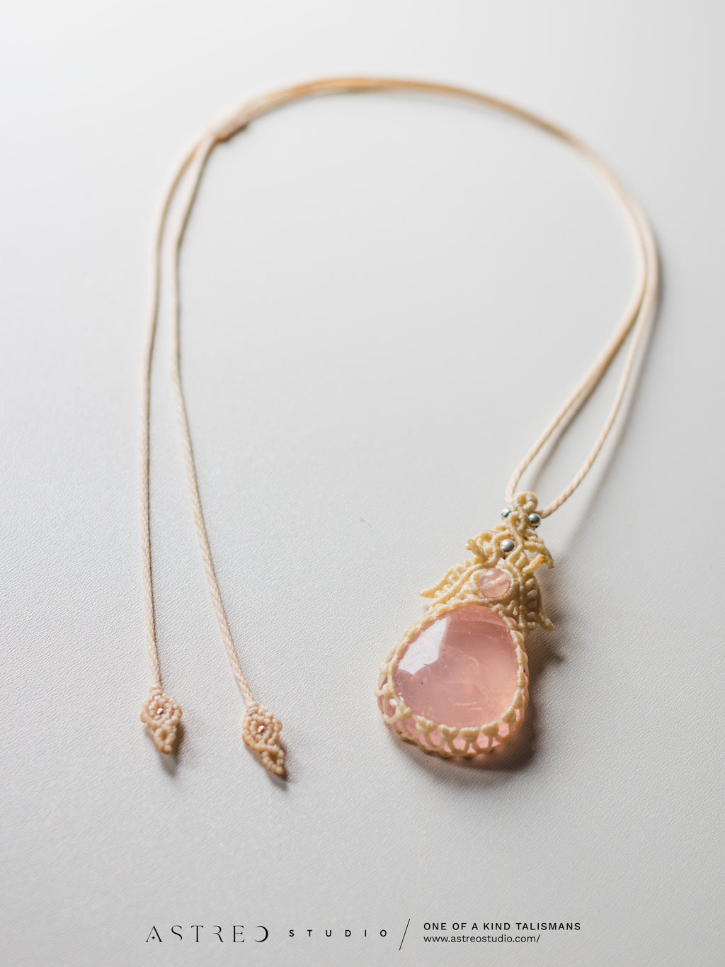 Collar Macramé Cuarzo Rosa