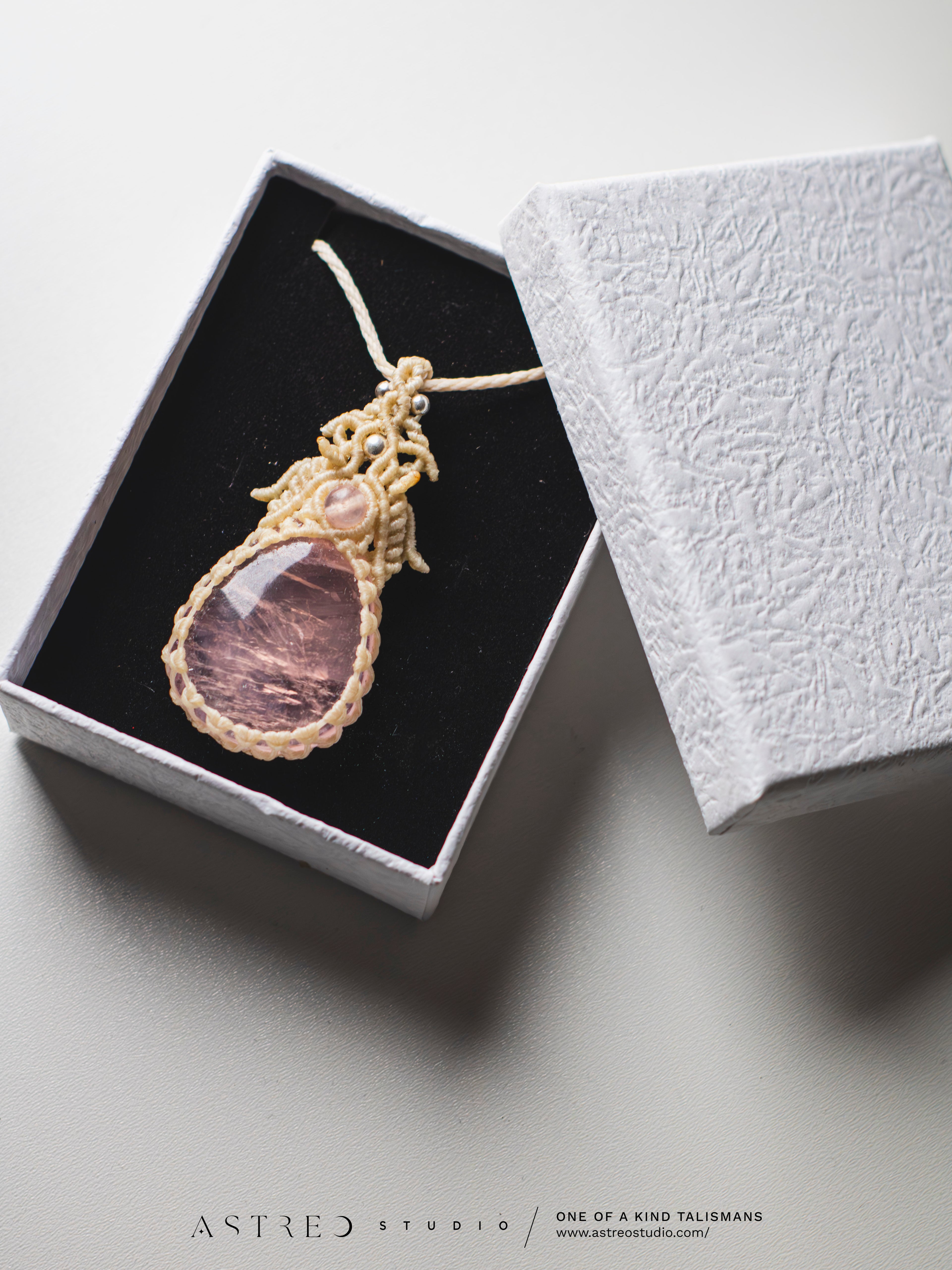 Collar Macramé Cuarzo Rosa