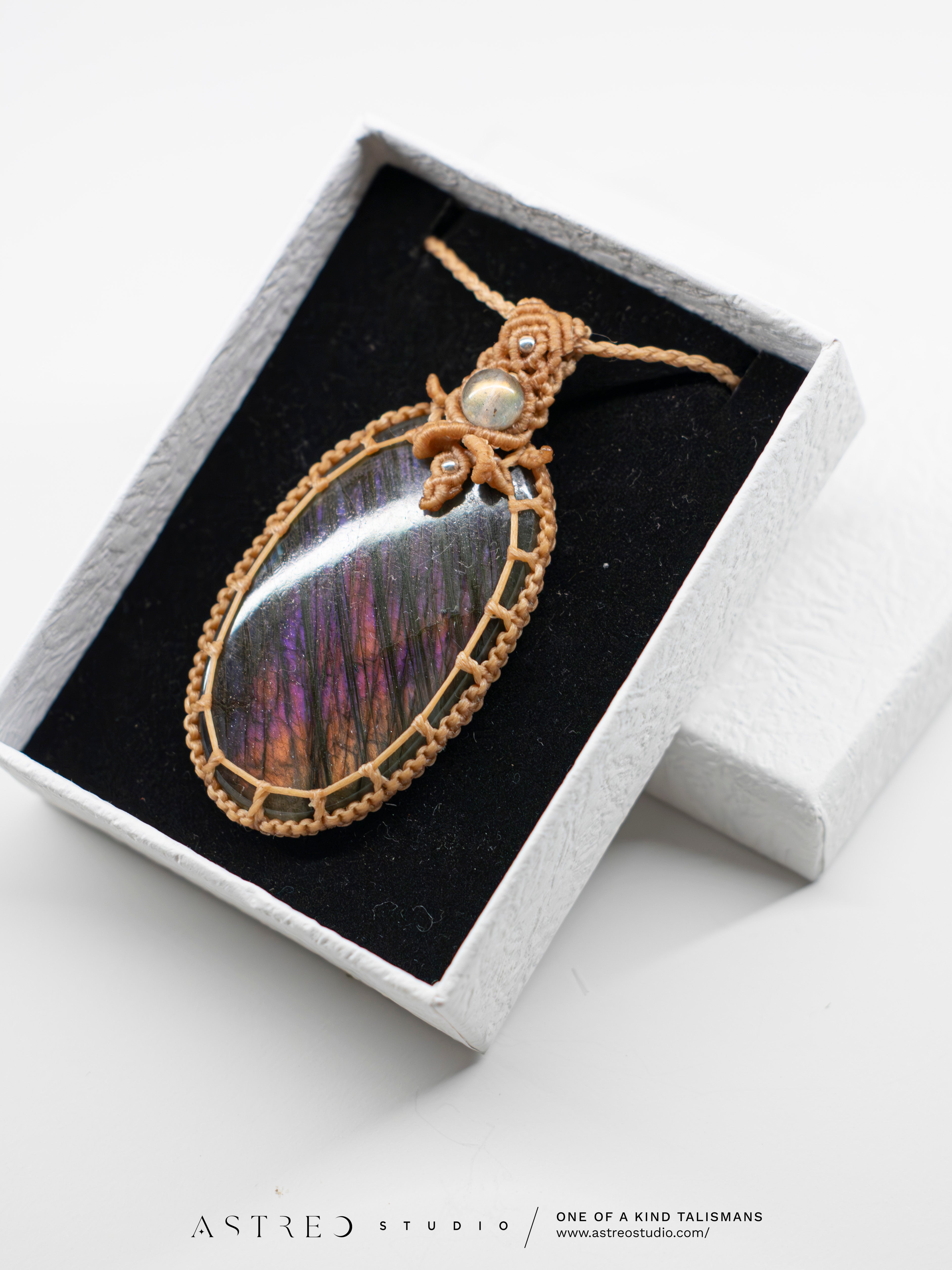 Collar Macrame Labradorita Morada