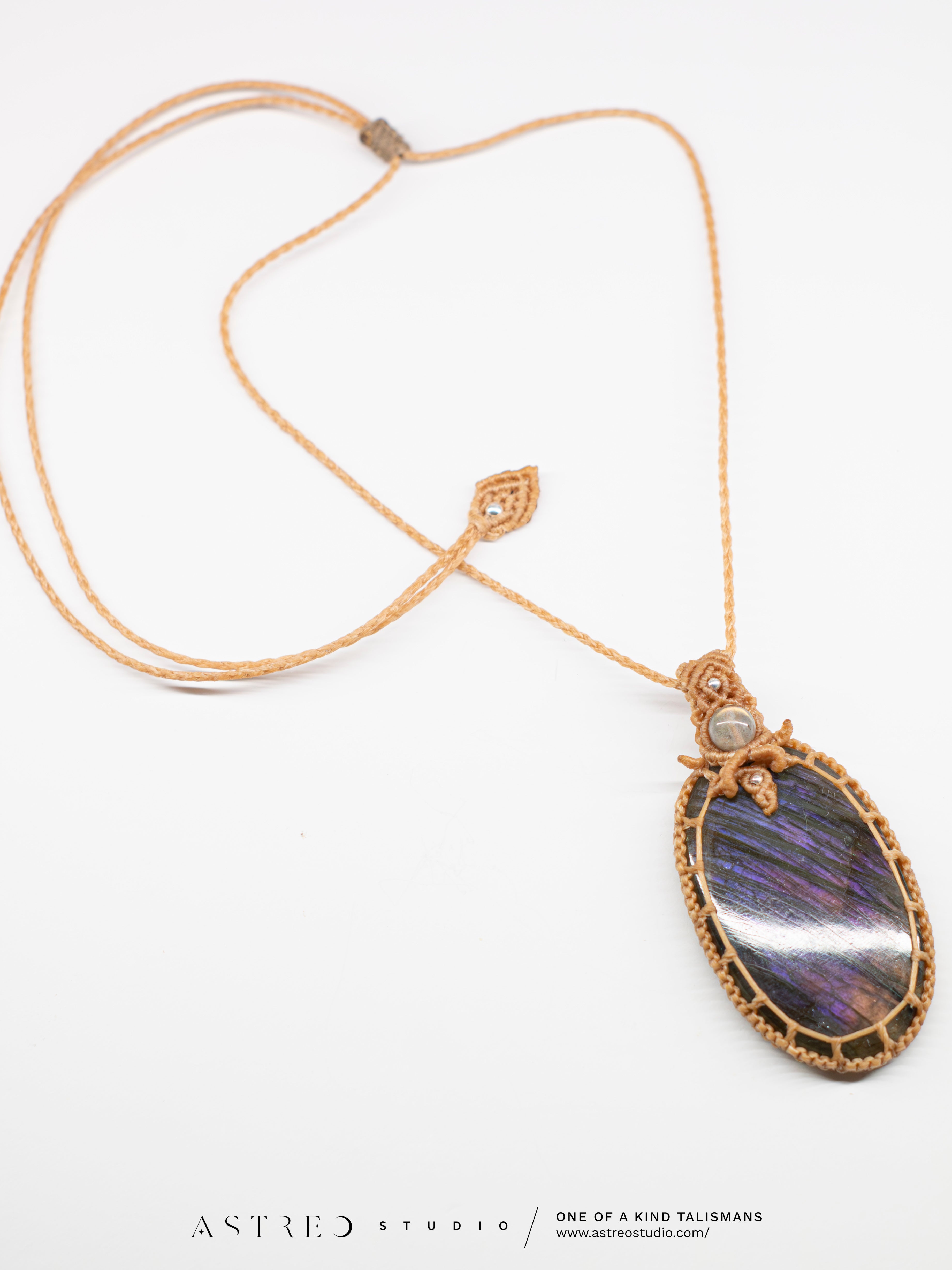 Collar Macrame Labradorita Morada