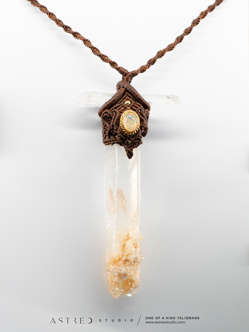 Collar Macrame Espada Cuarzo Lemuriano Golden Healer y Opalo Etiope