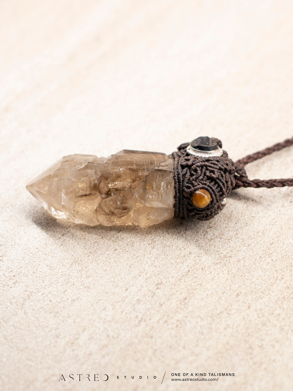 Collar Macrame Cuarzo Elestial con Turmalina Negra e Inclusiones