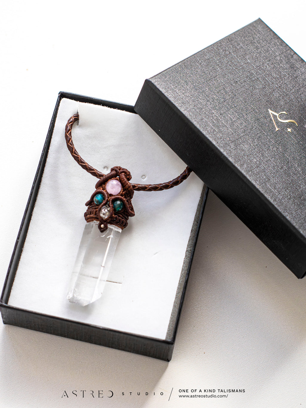 Macrame Necklace Master Quartz IV: Tabular with Mineral Inclusions