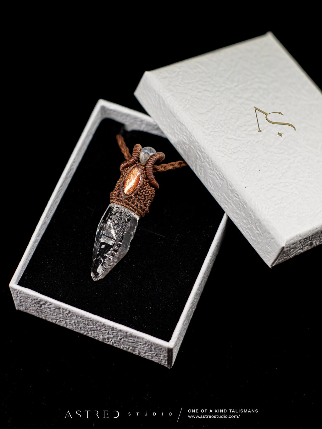 Macrame Necklace Master Quartz VI: Ghost with Amazonites.