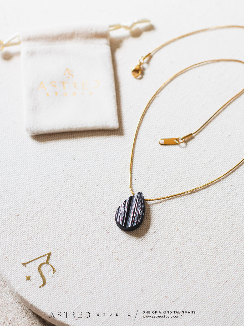 Collar Cadena con Turmalina Negra