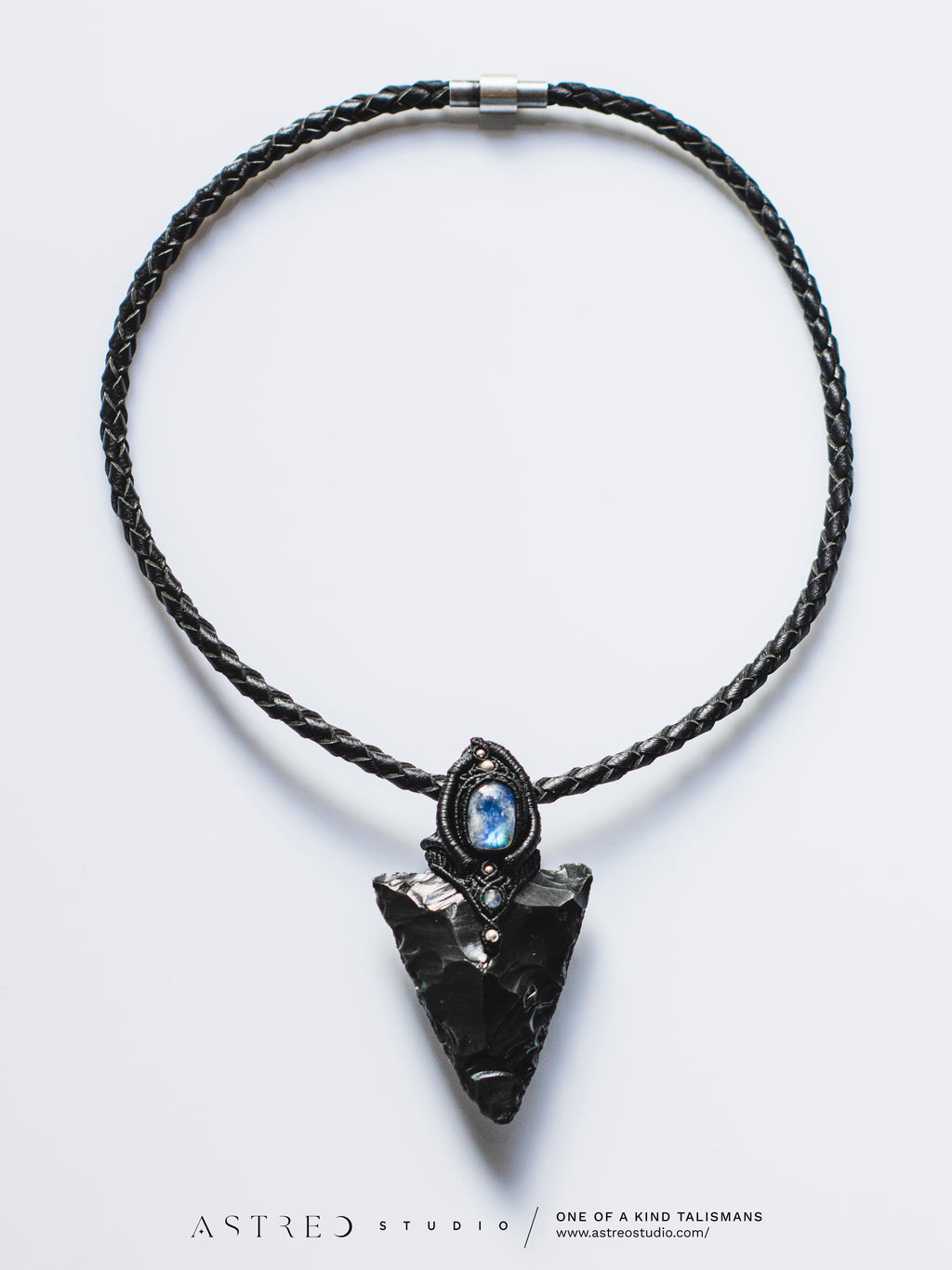 Leren halsketting met obsidiaan en labradoriet speerpunt