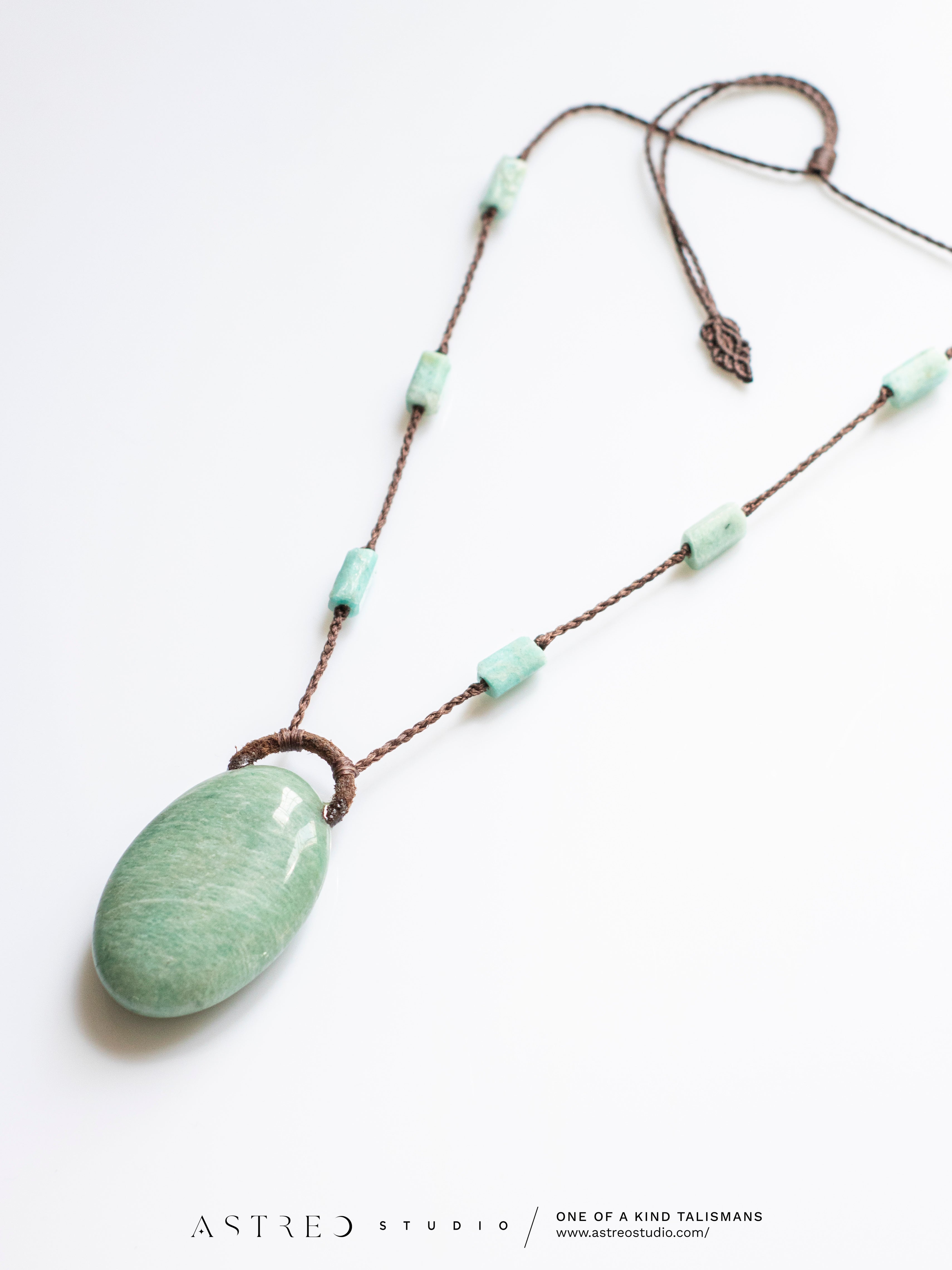 Collar Macramé y Cuero Amazonita
