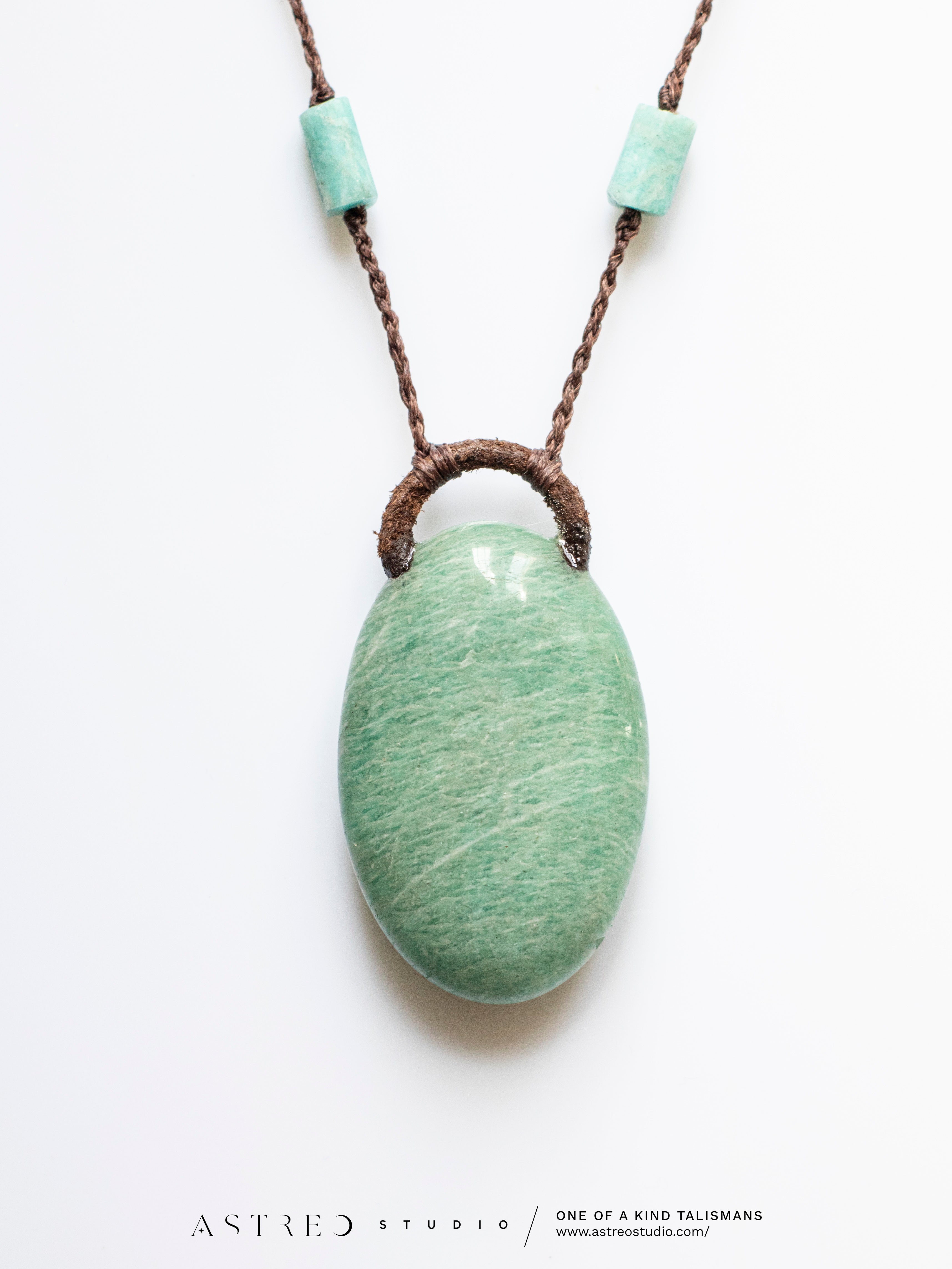 Collar Macramé y Cuero Amazonita