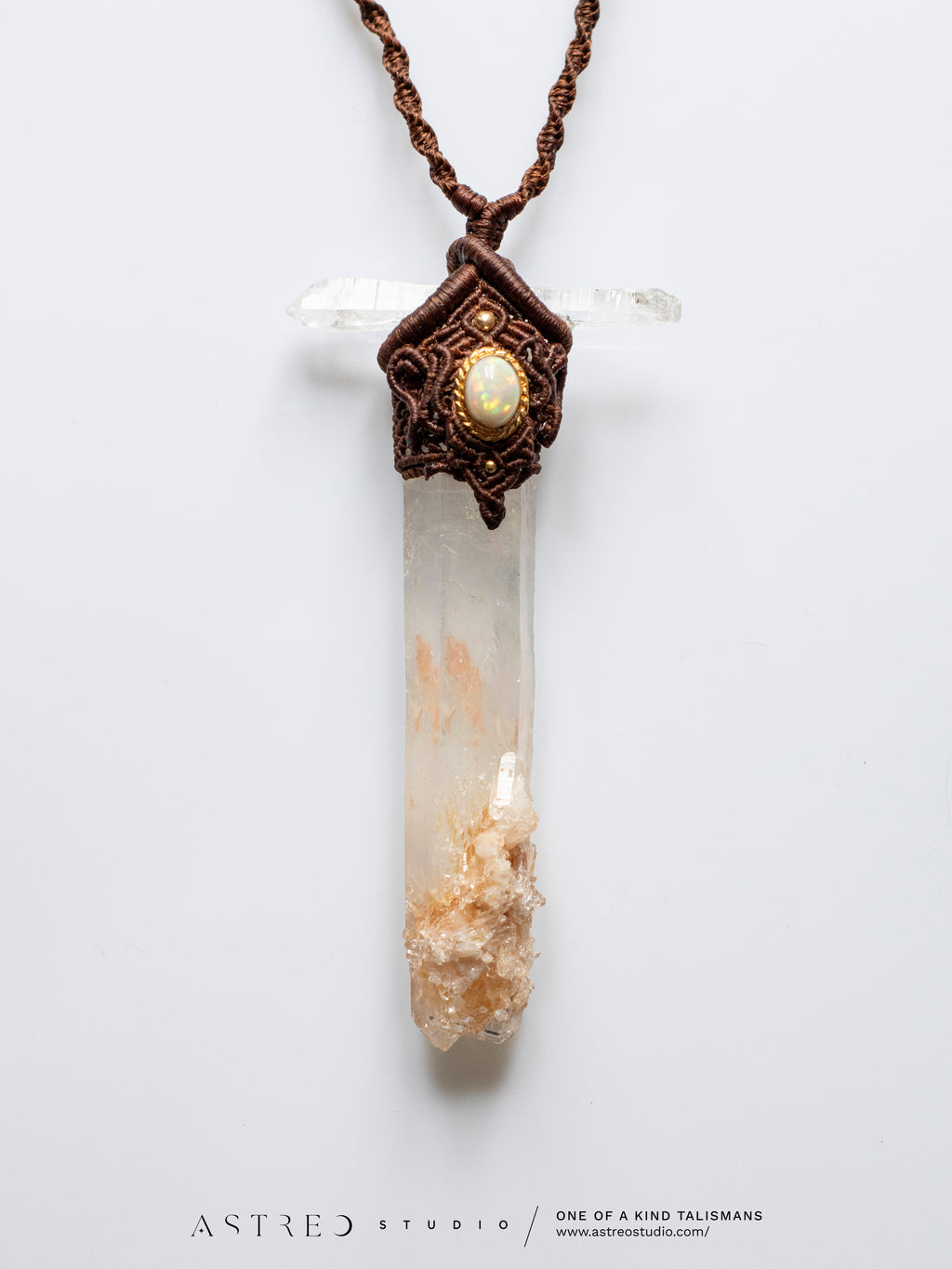 Collar Macrame Espada Cuarzo Lemuriano Golden Healer y Opalo Etiope