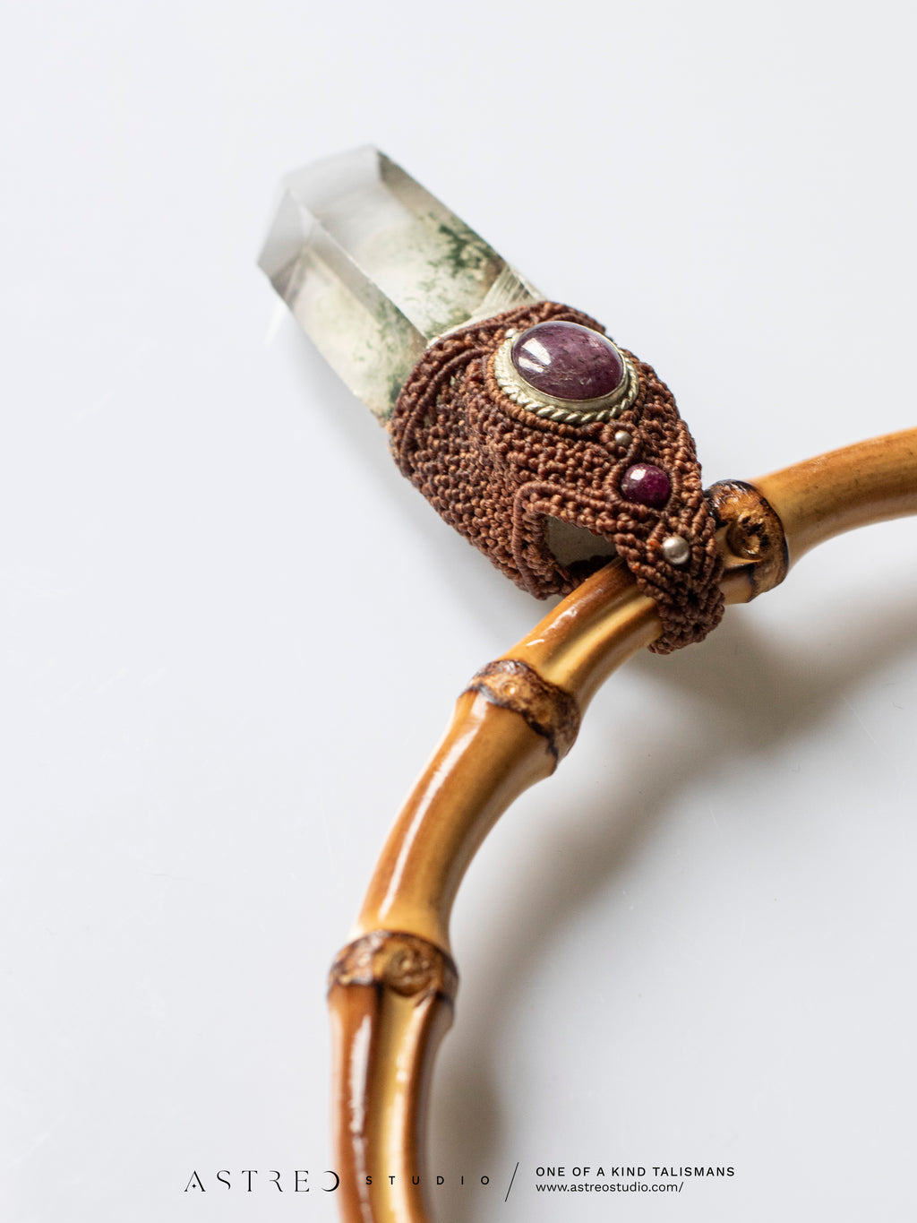 Macramé kwarts ketting met chloriet en sterrobijn 