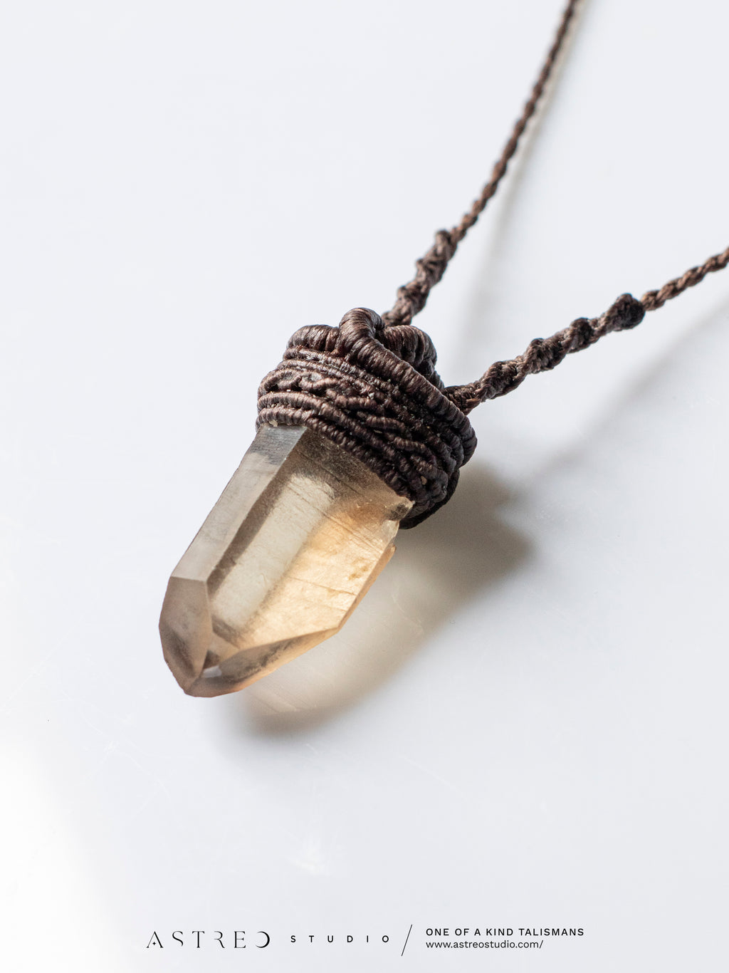 Rookkwarts macramé ketting