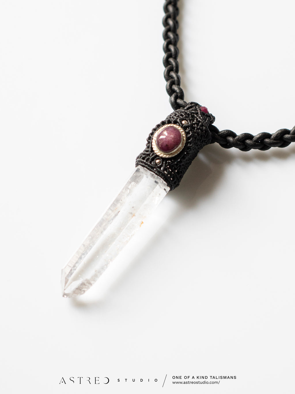 Macramé en leren ketting met A+++ Lemurische kwarts en sterrobijn