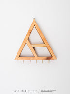 Estantería Altar Triangular para Minerales y Joyas: "Lunae"