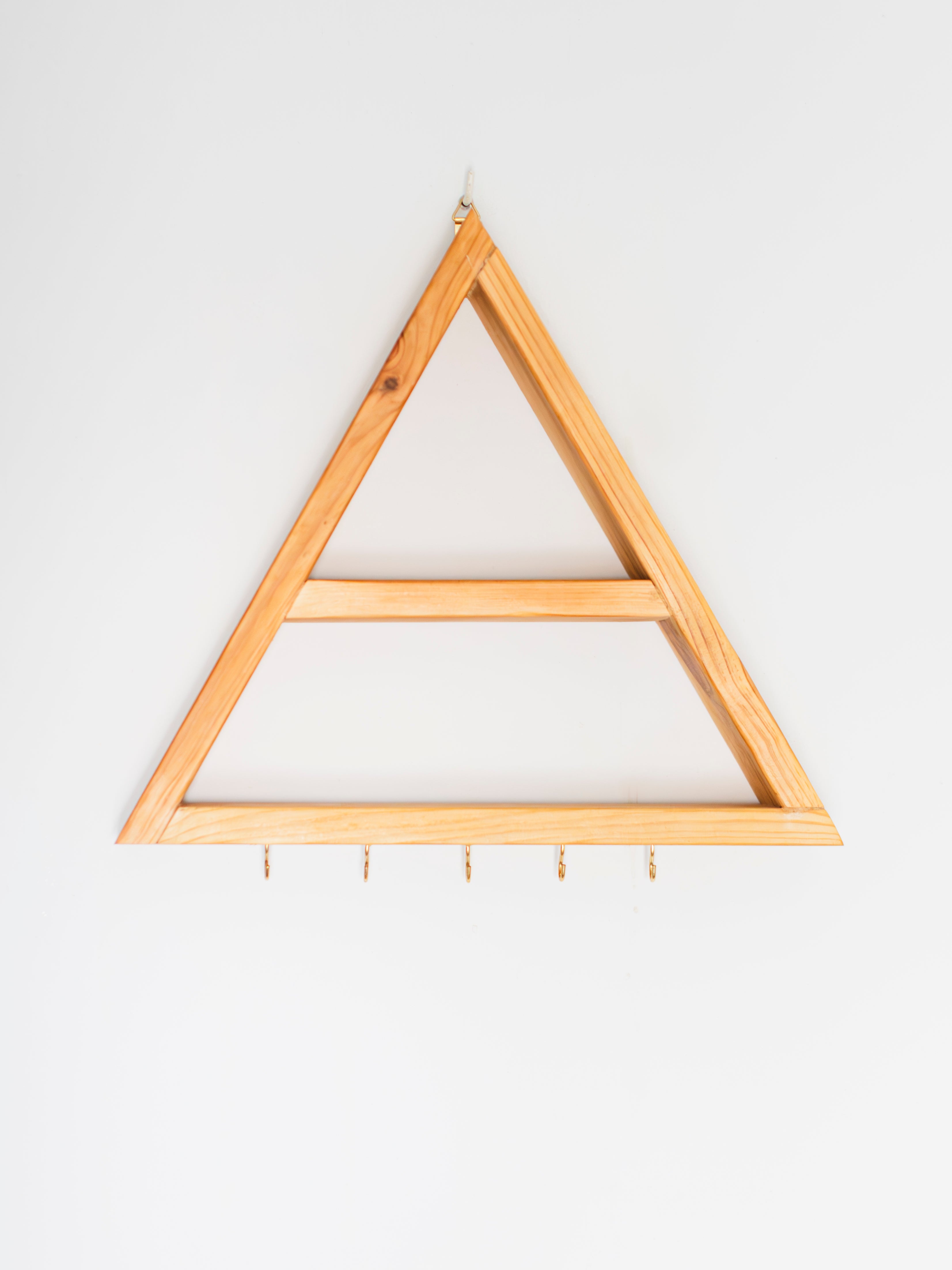Estantería Altar Triangular para Minerales y Joyas: "Weese"