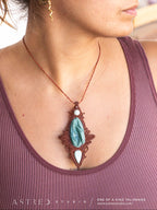 Macramé celadoniet en witte jade ketting 